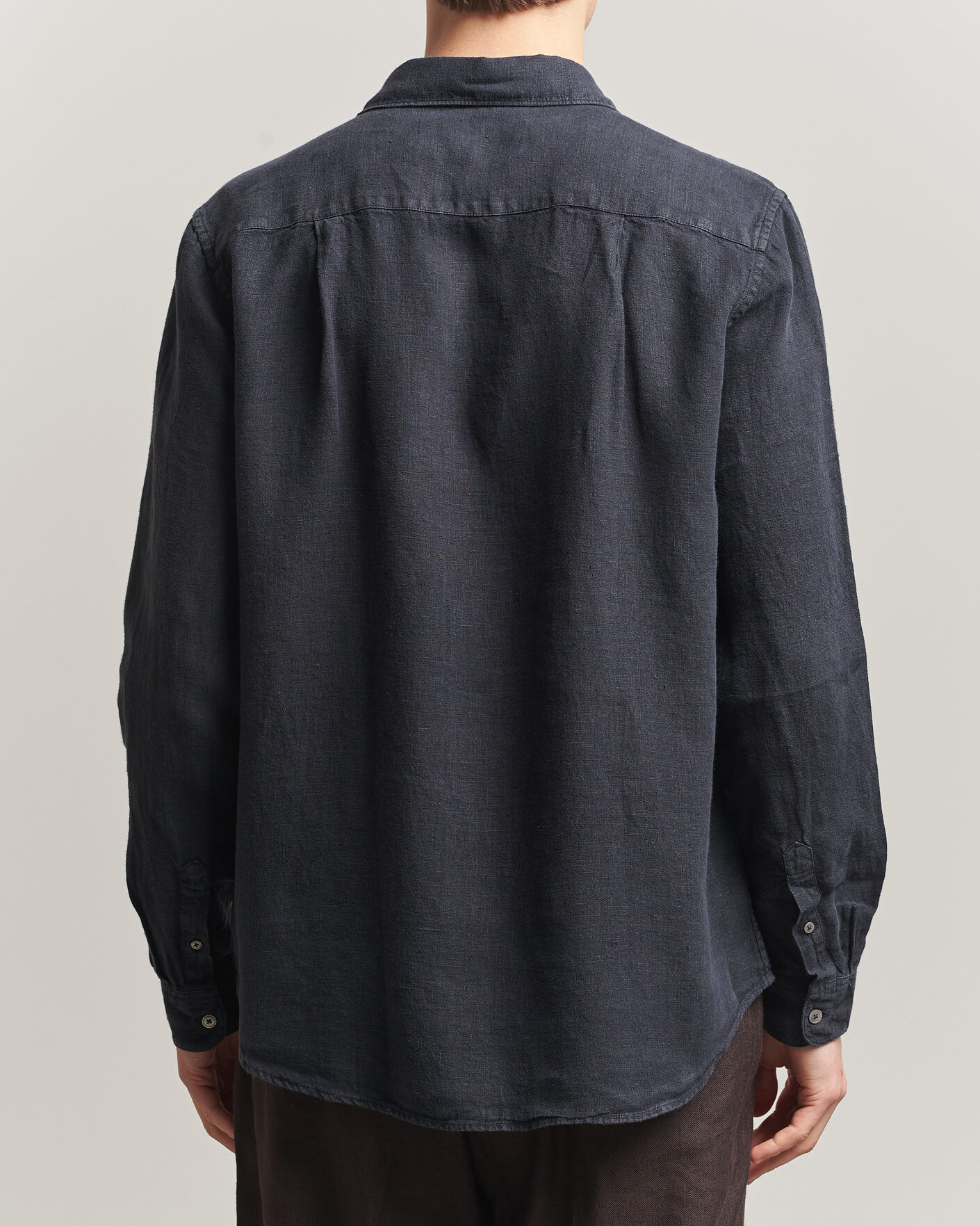 Hombres | Camisas | A Day's March | Daintree Linen Shirt Off Black