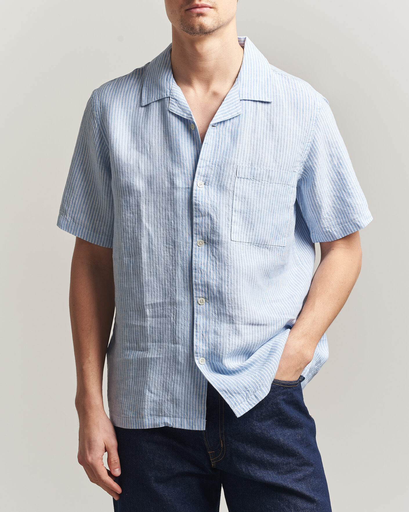 Hombres | Camisas | A Day's March | Yamu Striped Linen Short Sleeve Shirt Light Blue