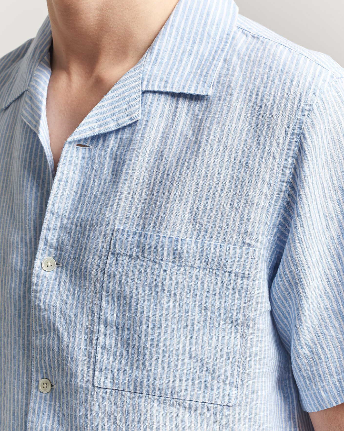 Hombres | Camisas | A Day's March | Yamu Striped Linen Short Sleeve Shirt Light Blue