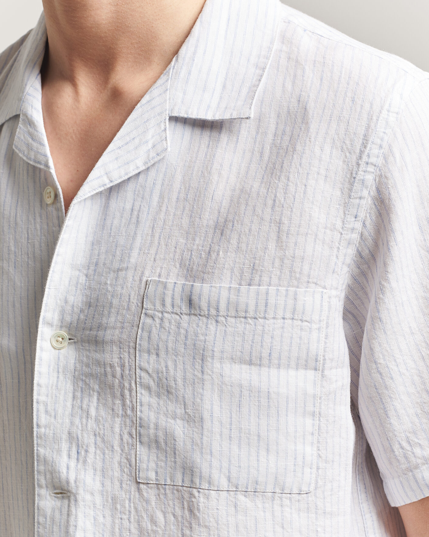 Hombres | Camisas | A Day's March | Yamu Striped Linen Short Sleeve Shirt White