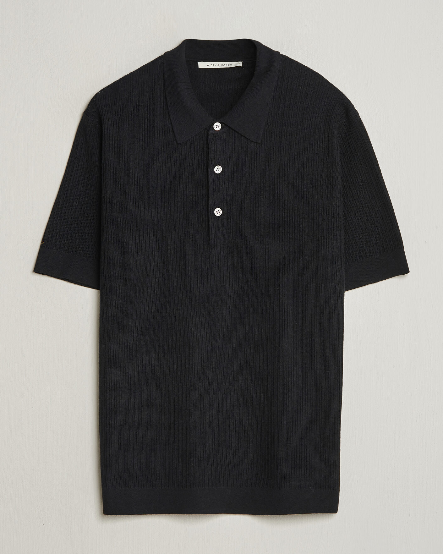 Hombres | Polos | A Day's March | Aspen Structured Knitted Polo Black