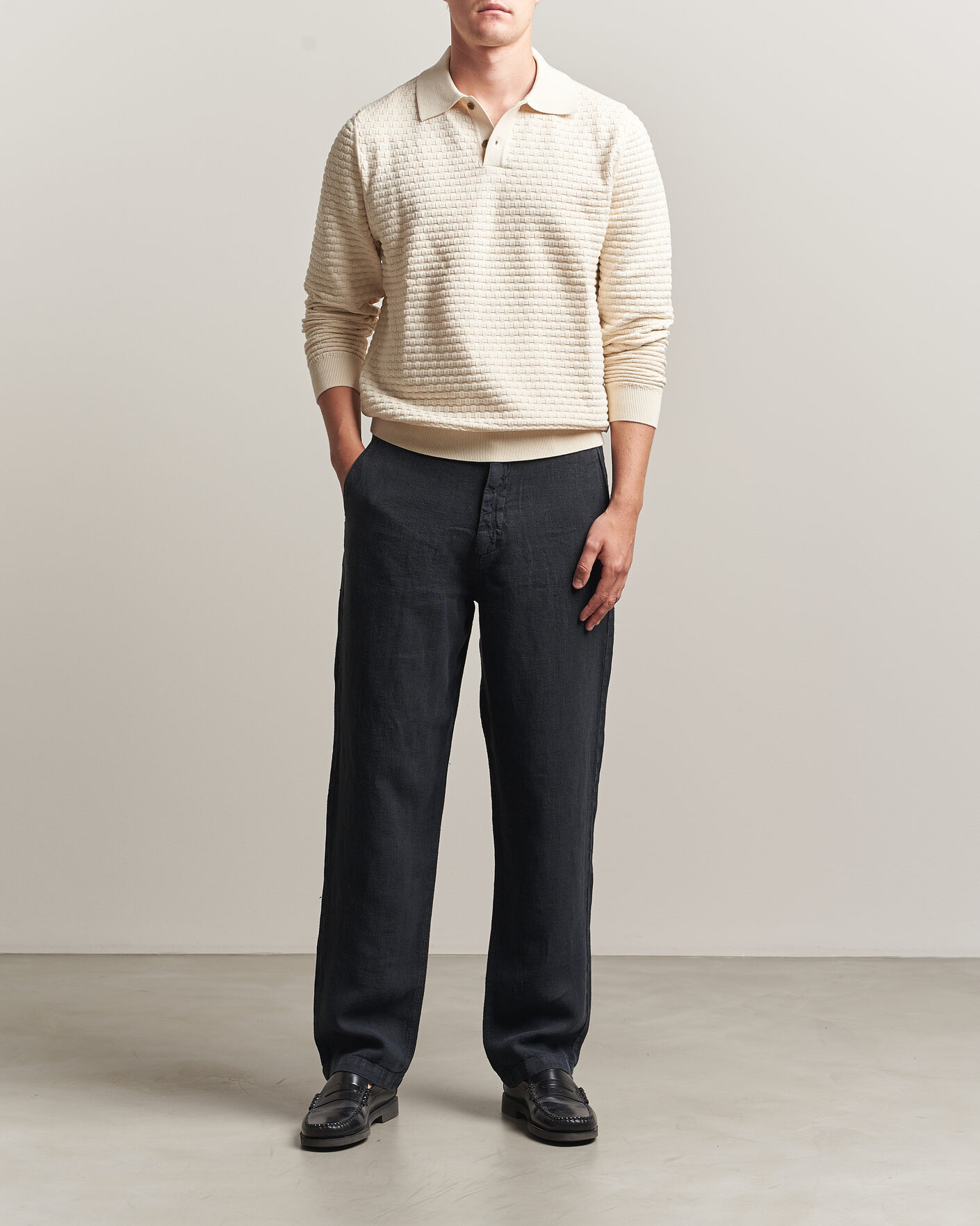 Hombres | Pantalones | A Day's March | Redwood Linen Trousers Black