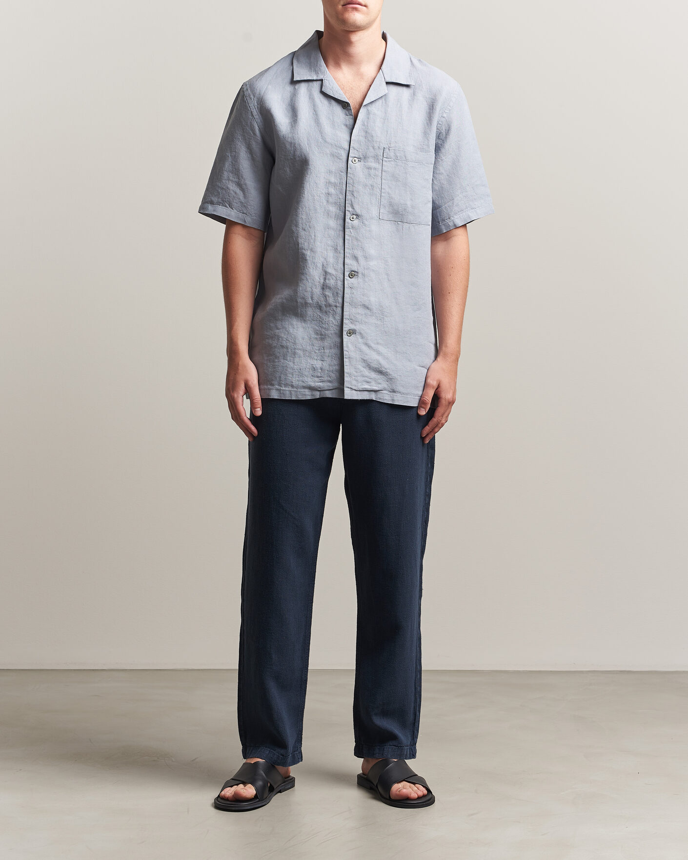Hombres | Pantalones | A Day's March | Redwood Linen Trousers Navy
