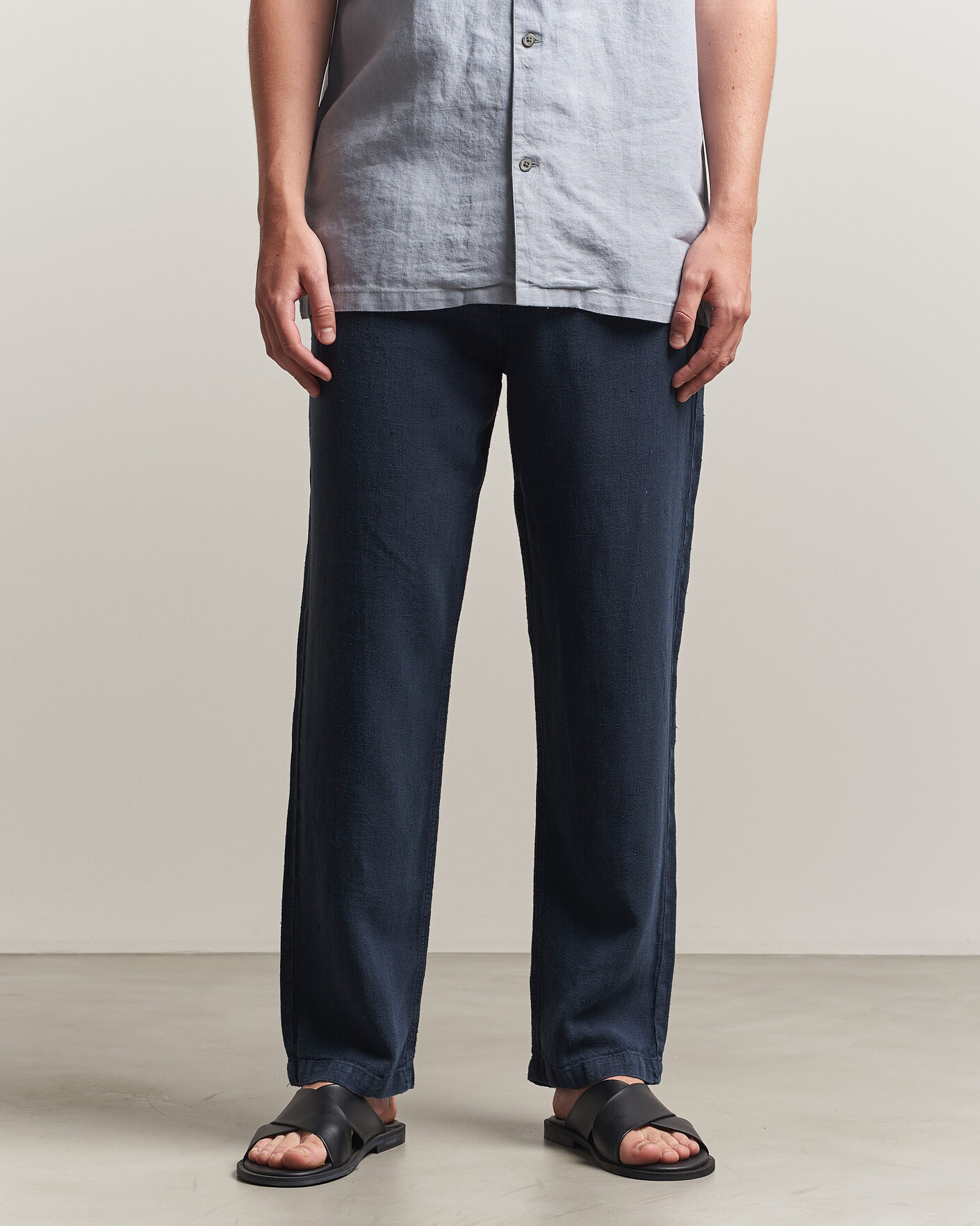 Hombres | Pantalones | A Day's March | Redwood Linen Trousers Navy
