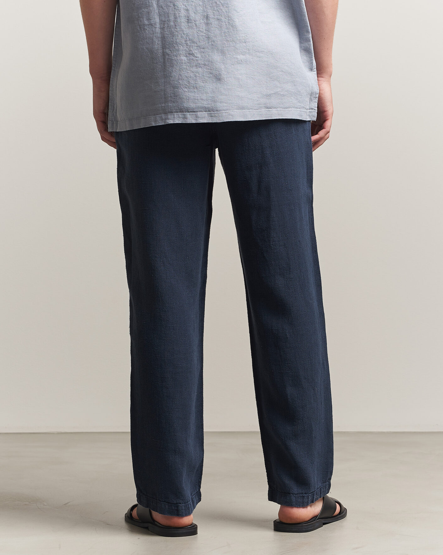 Hombres | Pantalones | A Day's March | Redwood Linen Trousers Navy