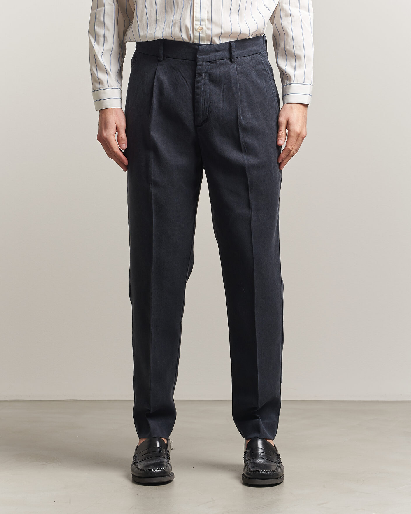 Hombres | Pantalones | A Day's March | Smart Lyocell Trousers Navy