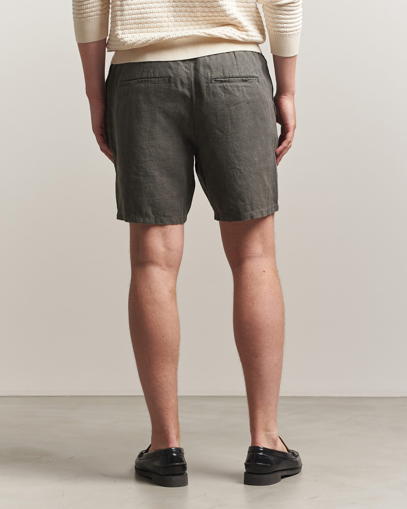 Hombres | Pantalones cortos | A Day's March | Ipu Linen Drawstring Shorts Olive