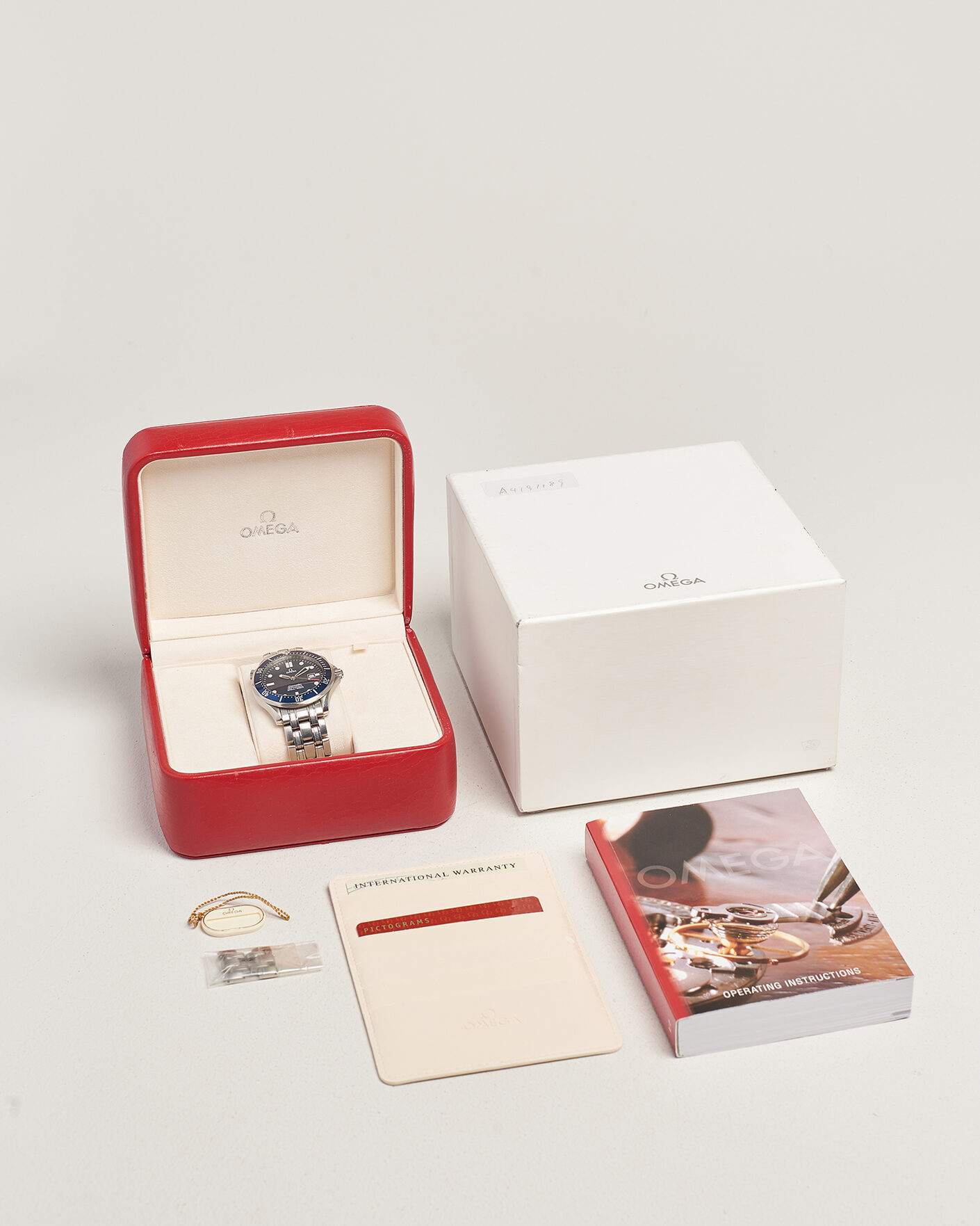 Hombres | Pre-Owned & Vintage Watches | Omega Pre-Owned | Seamaster 300M  