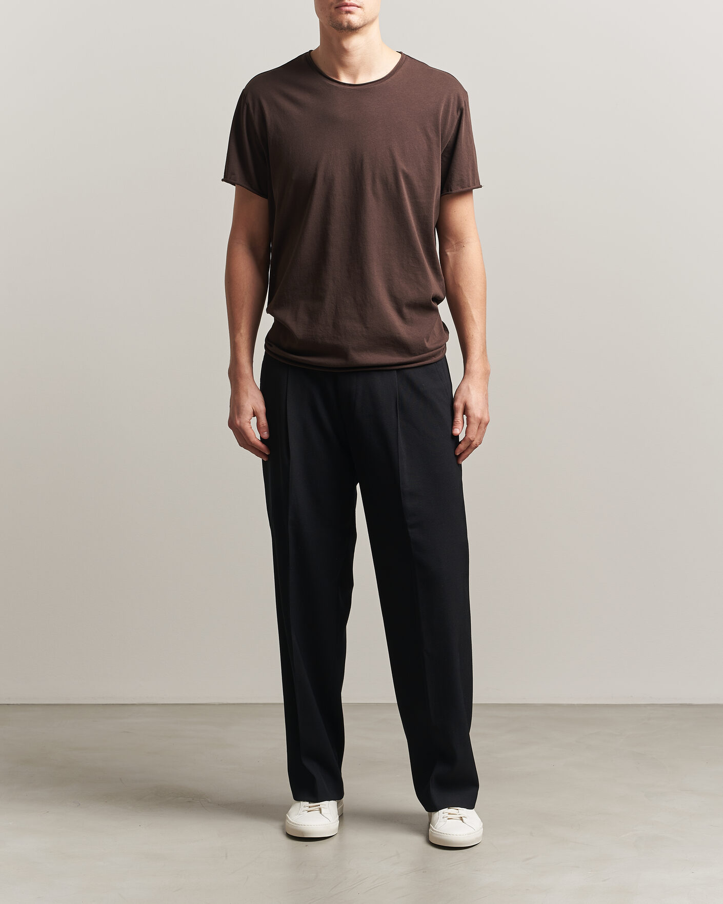 Hombres | Camisetas | Filippa K | Roll Neck Crew Neck T-Shirt Dark Chocolate