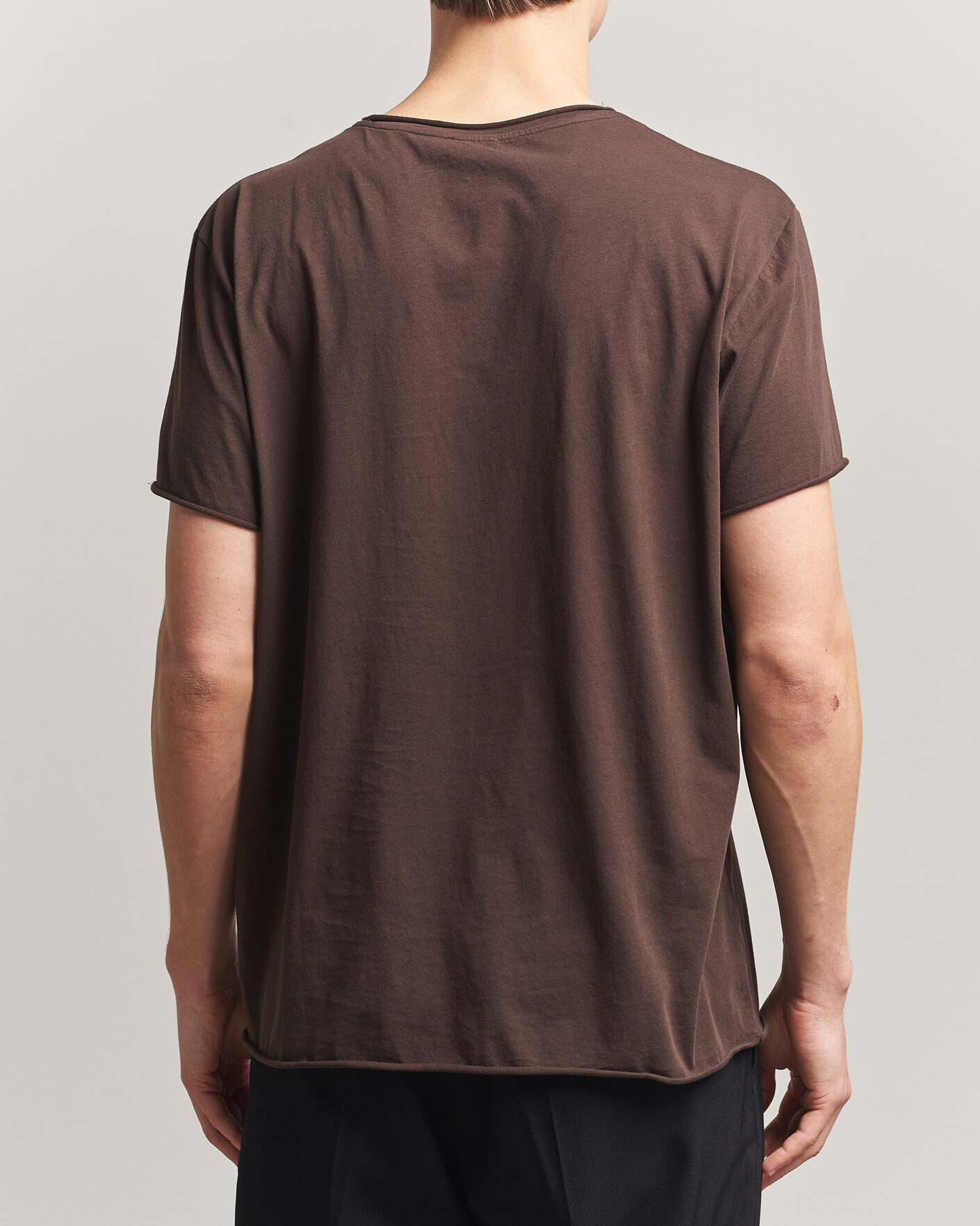 Hombres | Camisetas | Filippa K | Roll Neck Crew Neck T-Shirt Dark Chocolate