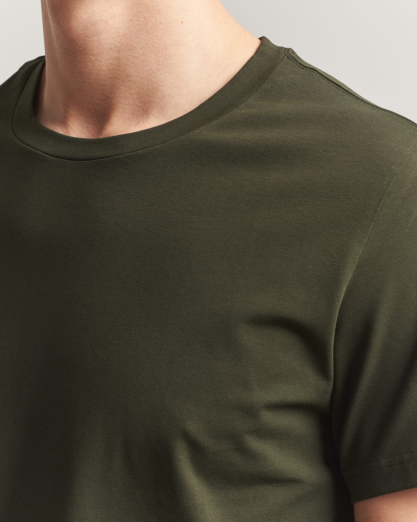 Hombres | Camisetas | Filippa K | Soft Lycra T-Shirt Midnight Olive