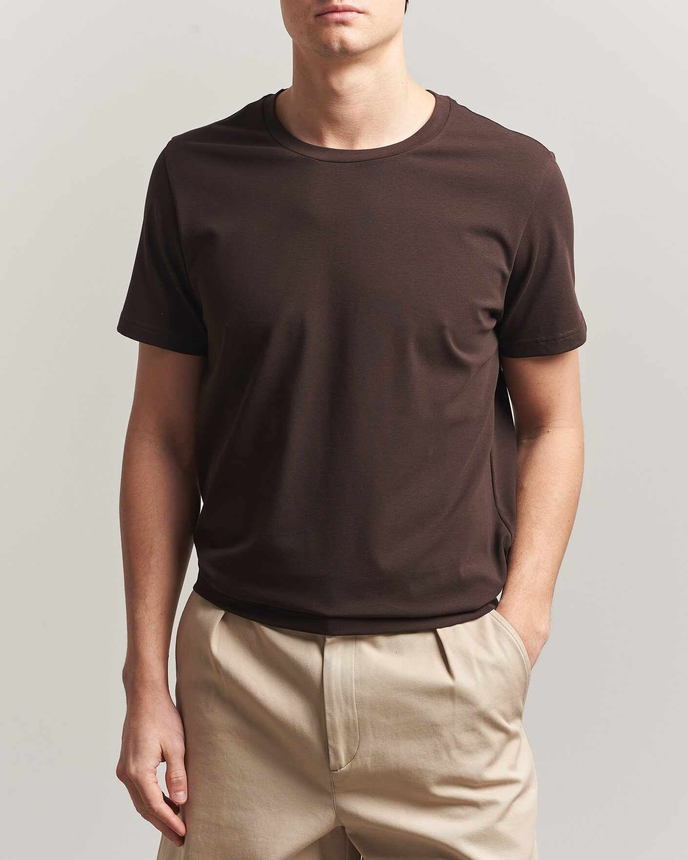 Hombres | Camisetas | Filippa K | Soft Lycra T-Shirt Dark Chocolate