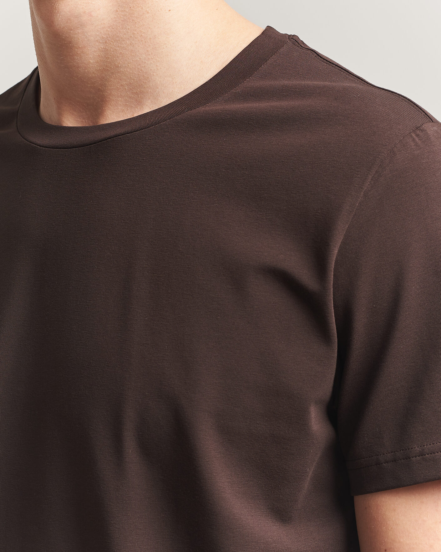 Hombres | Camisetas | Filippa K | Soft Lycra T-Shirt Dark Chocolate