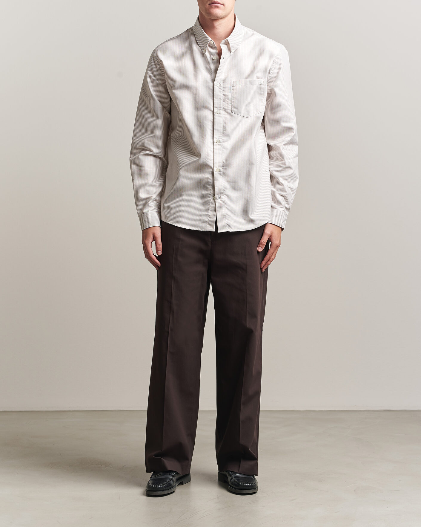 Hombres | Pantalones | Filippa K | Reeve Cotton Trousers Dark Chocolate