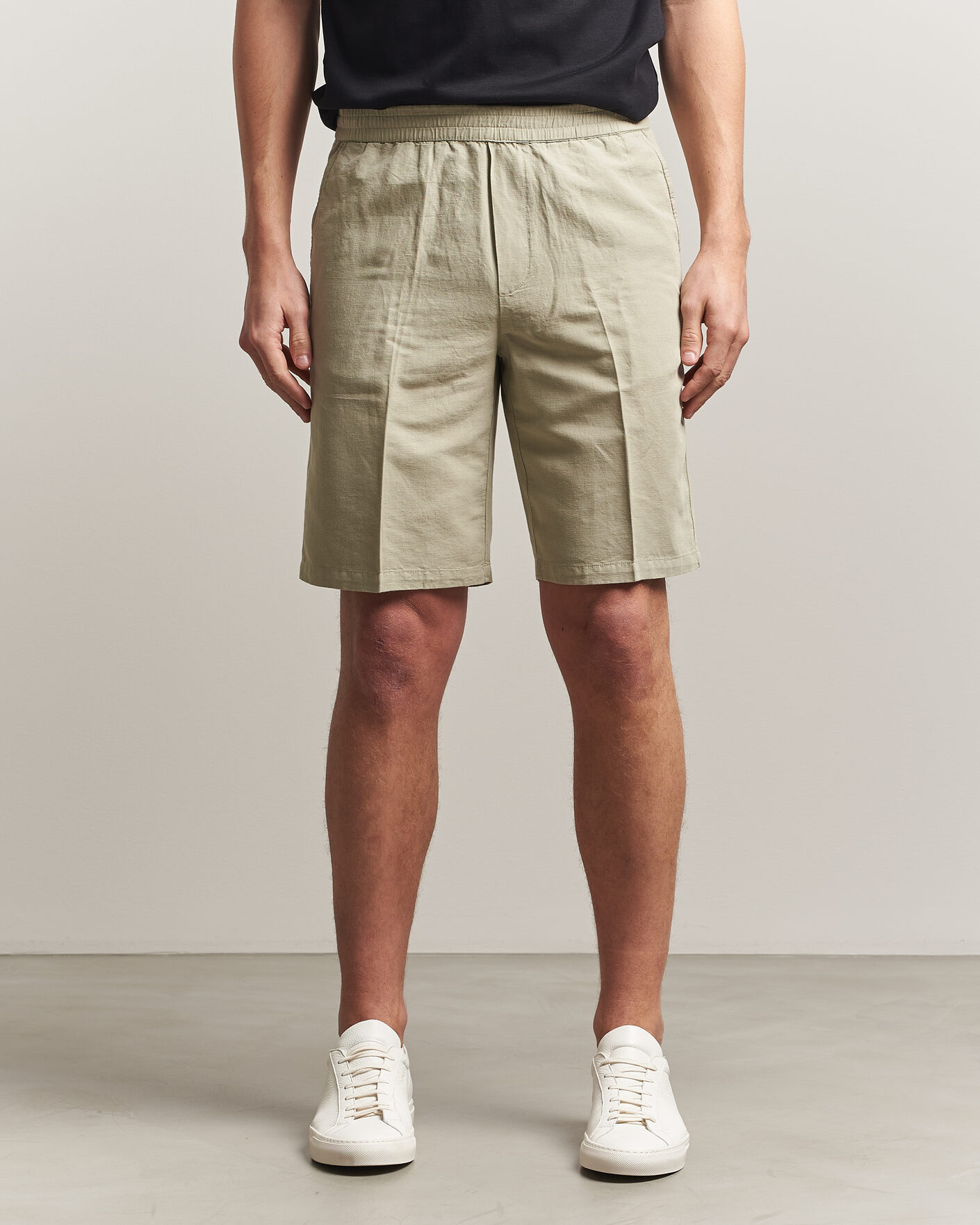 Hombres | Pantalones cortos | Filippa K | Theo Relaxed Linen/Cotton Drawstring Shorts Light Green