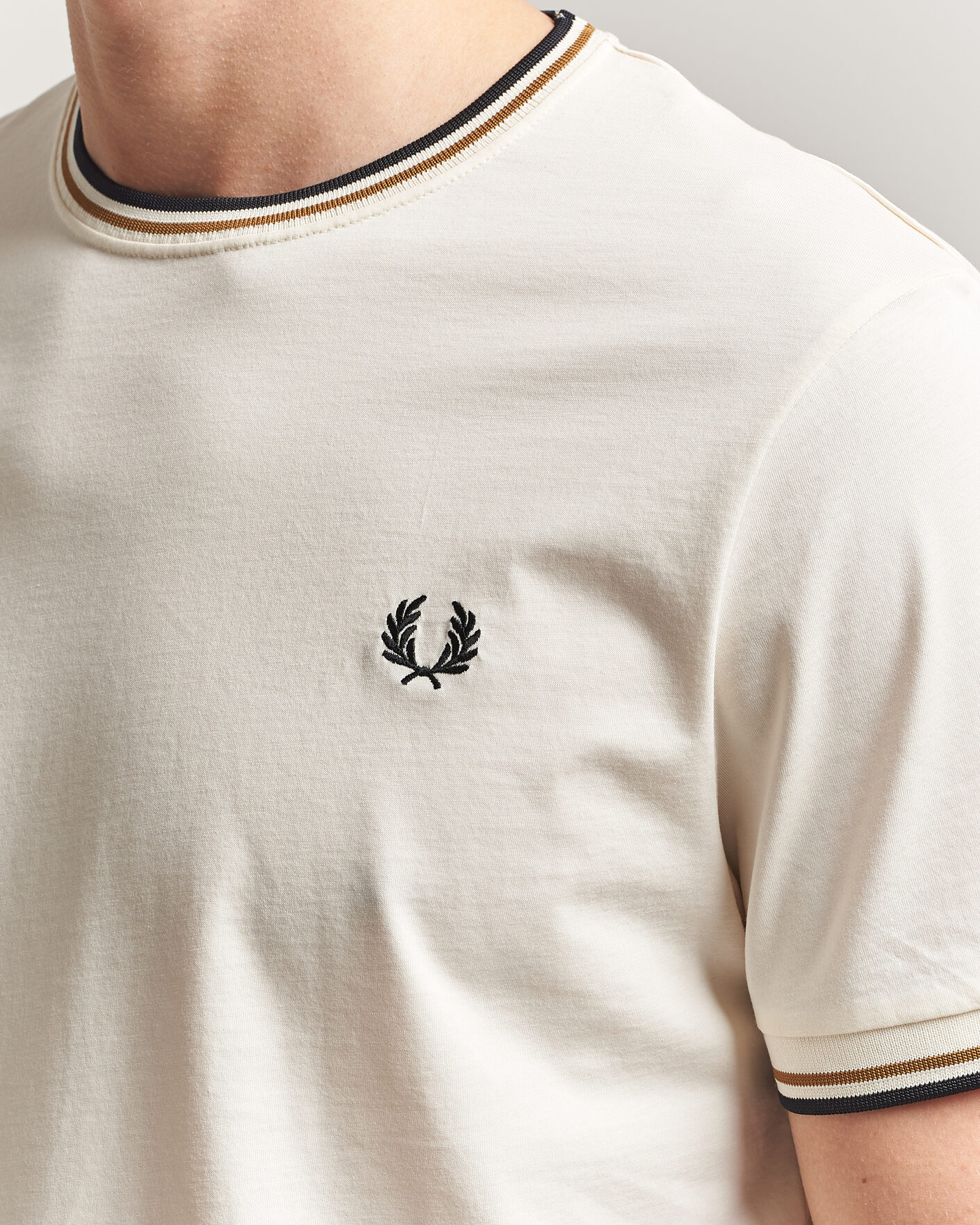 Hombres | Camisetas | Fred Perry | Twin Tipped T-Shirt Ecru