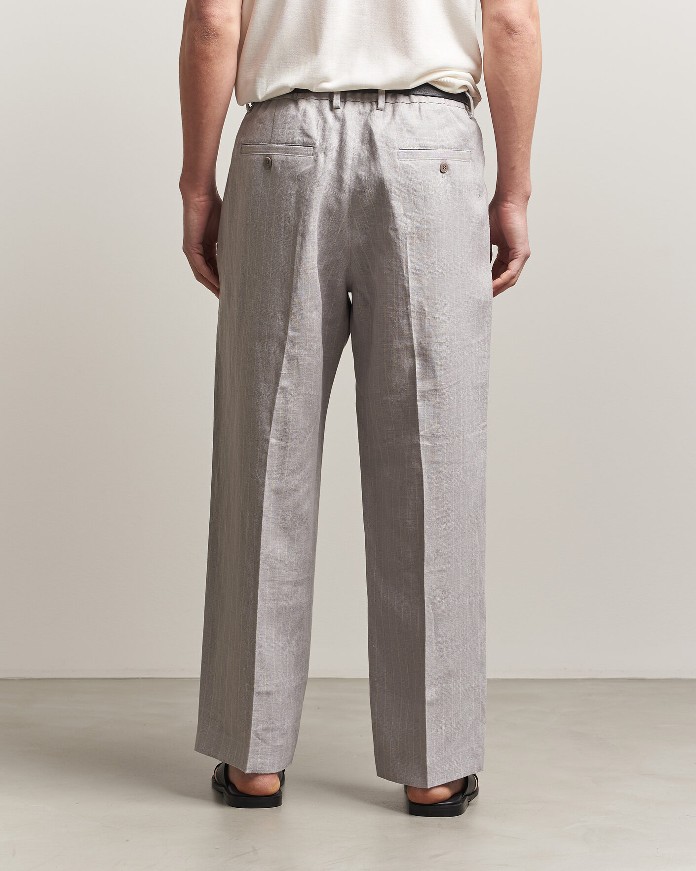 Hombres | Pantalones | NN07 | Kay Pinstriped Pleated Linen Trousers Grey