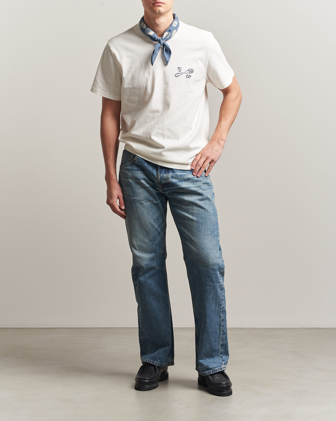 Hombres | Camisetas | Nudie Jeans | Roy NJCO Pin T-Shirt Chalk White