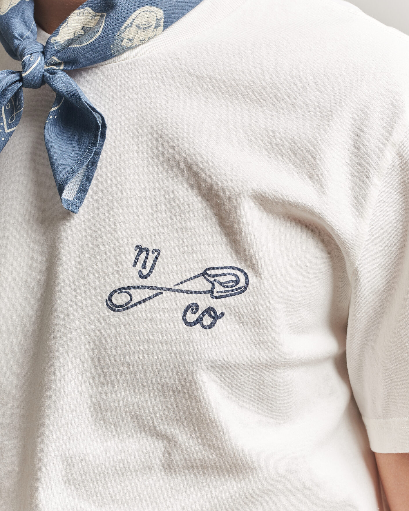 Hombres | Camisetas | Nudie Jeans | Roy NJCO Pin T-Shirt Chalk White