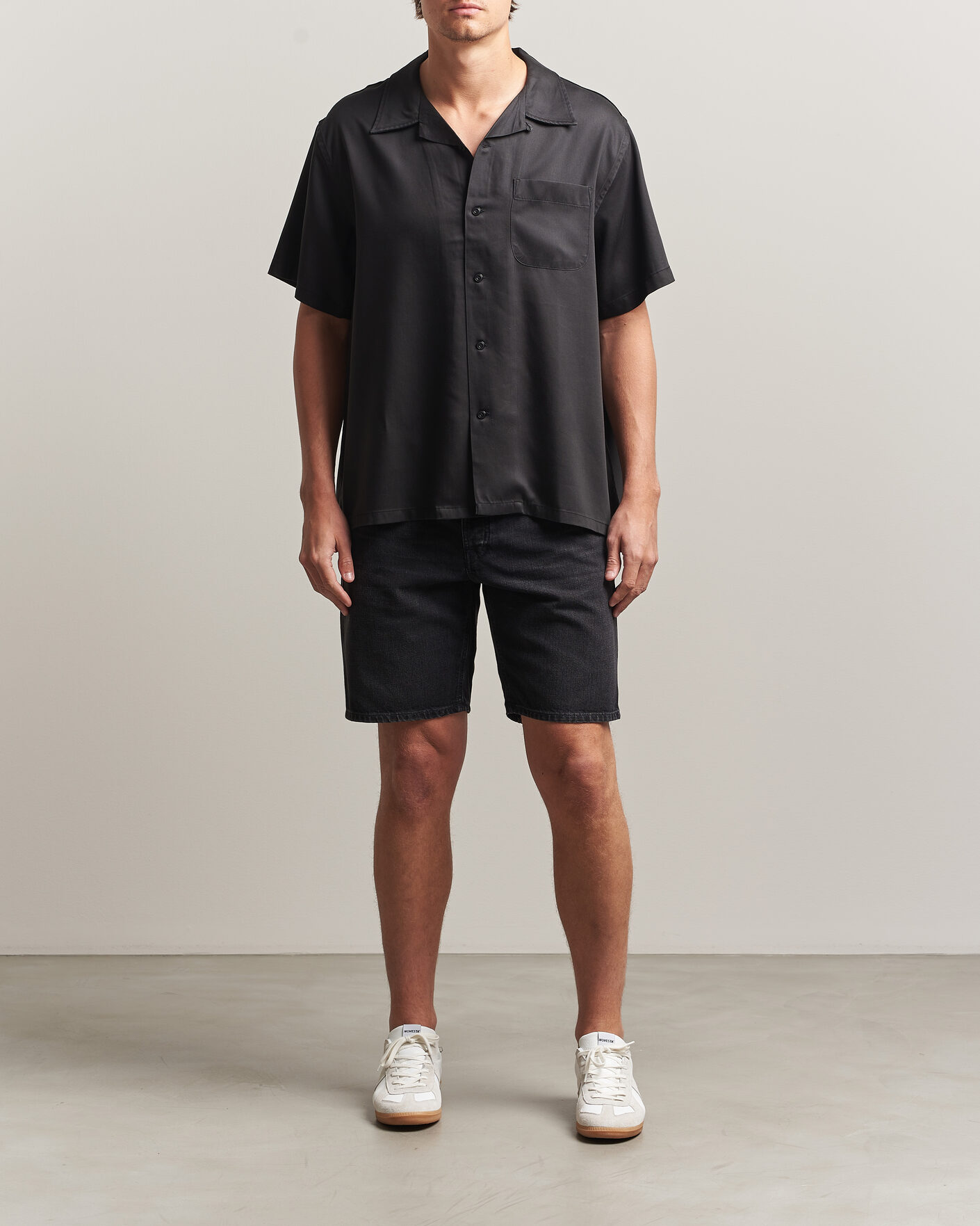Hombres | Camisas | Nudie Jeans | Arthur Bowling Shirt Saftey Pi Black