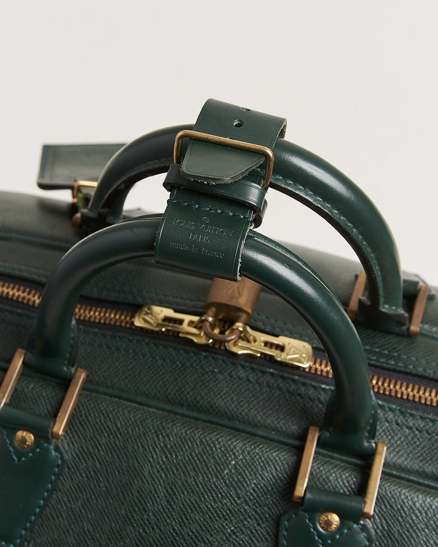 Hombres | Pre-Owned & Vintage Bags | Louis Vuitton Pre-Owned | Taiga Kendall Weekend Bag GM Green
