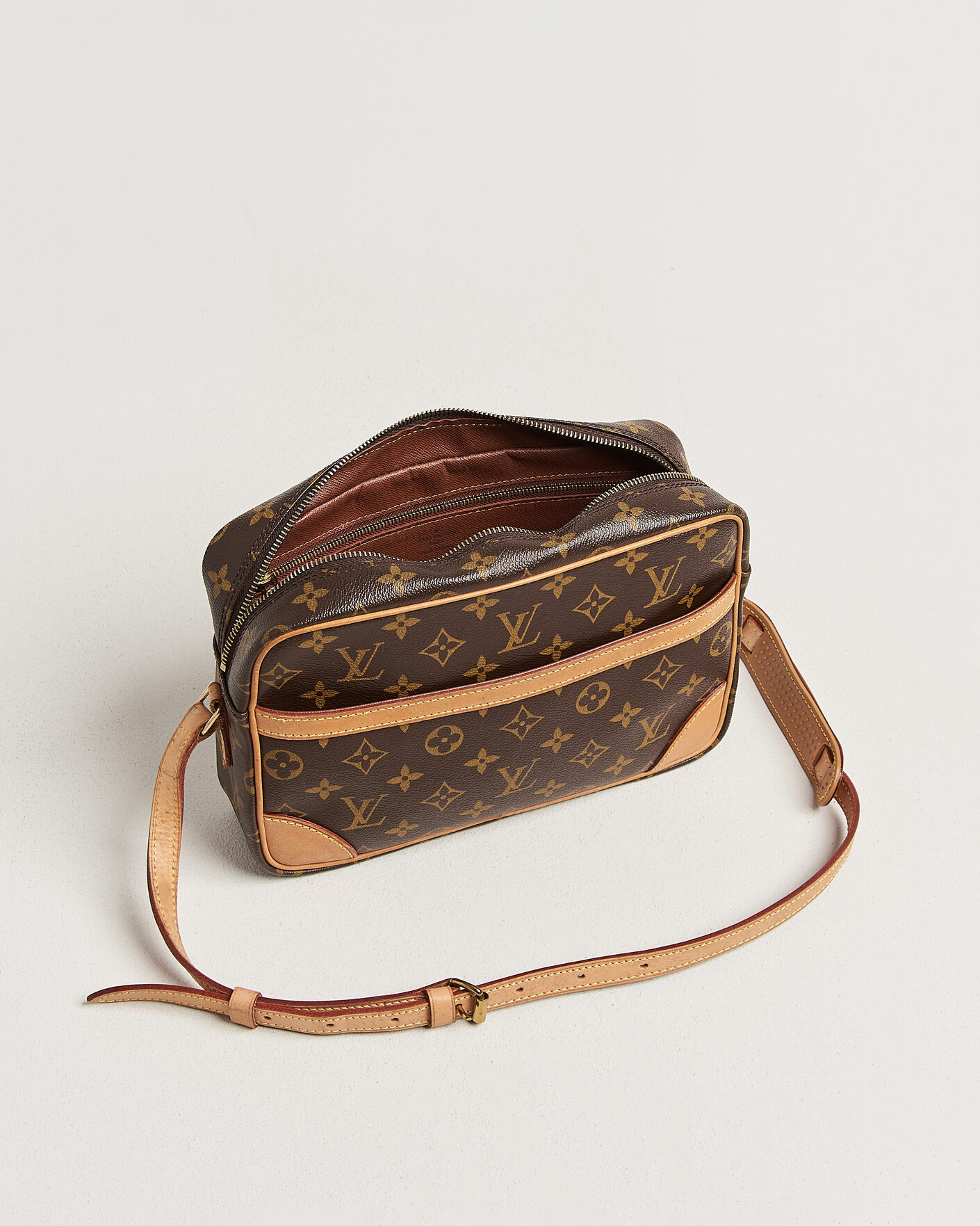 Hombres | Pre-Owned & Vintage Bags | Louis Vuitton Pre-Owned | Trocadero 27 Bag Monogram