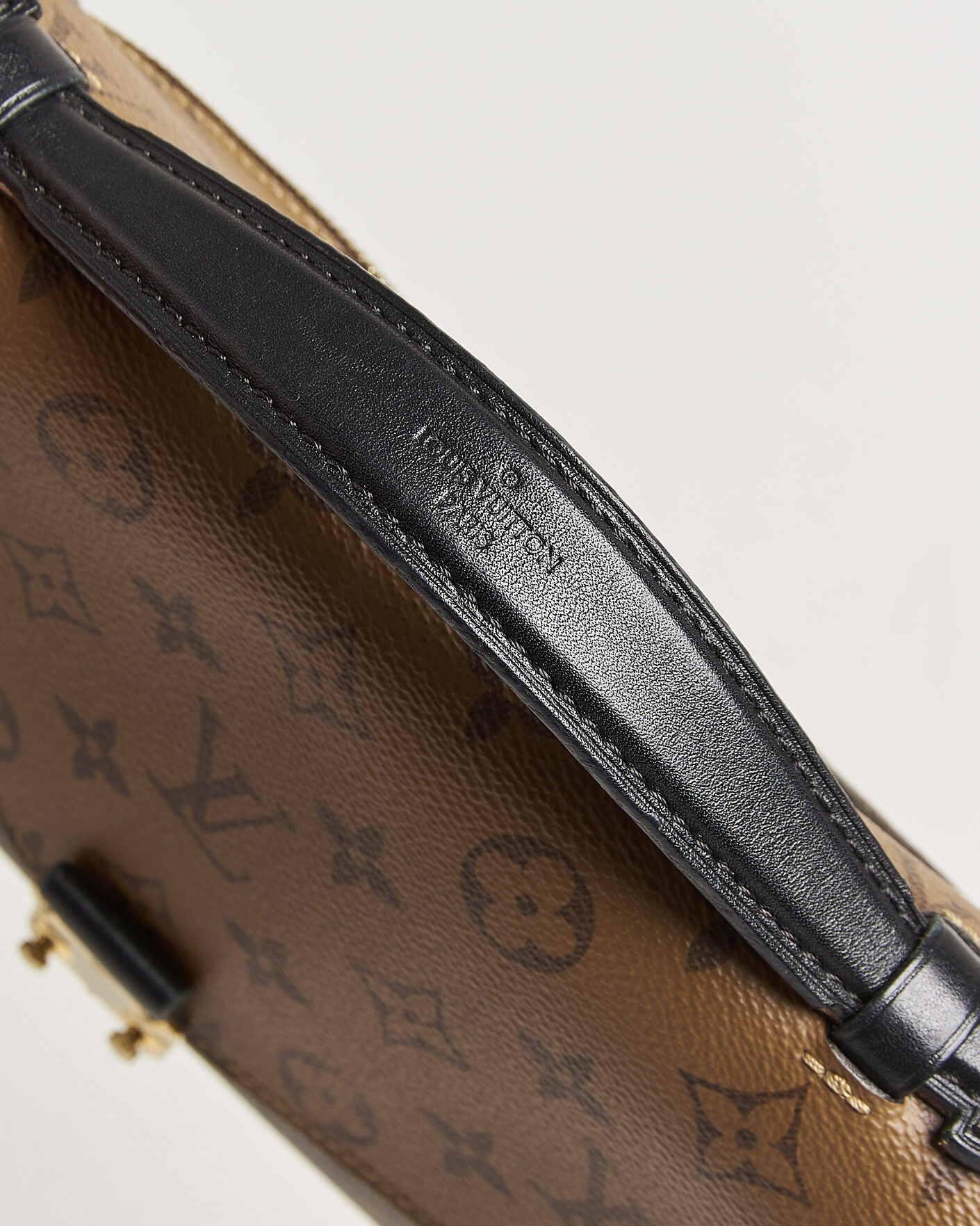 Hombres | Pre-Owned & Vintage Bags | Louis Vuitton Pre-Owned | Pochette Métis Reverse Monogram