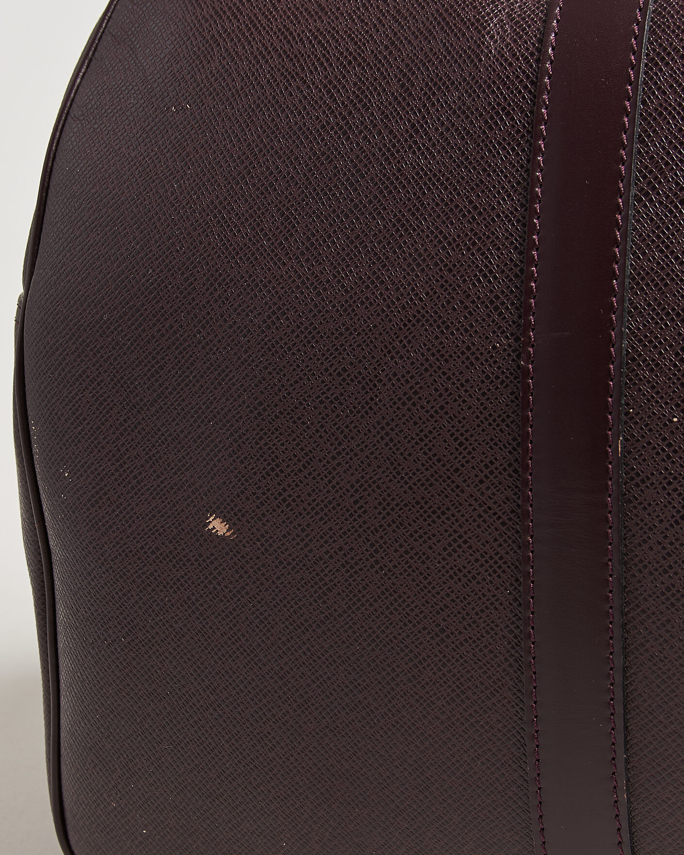 Hombres | Pre-Owned & Vintage Bags | Louis Vuitton Pre-Owned | Taiga Kendall Weekend Bag PM Burgundy