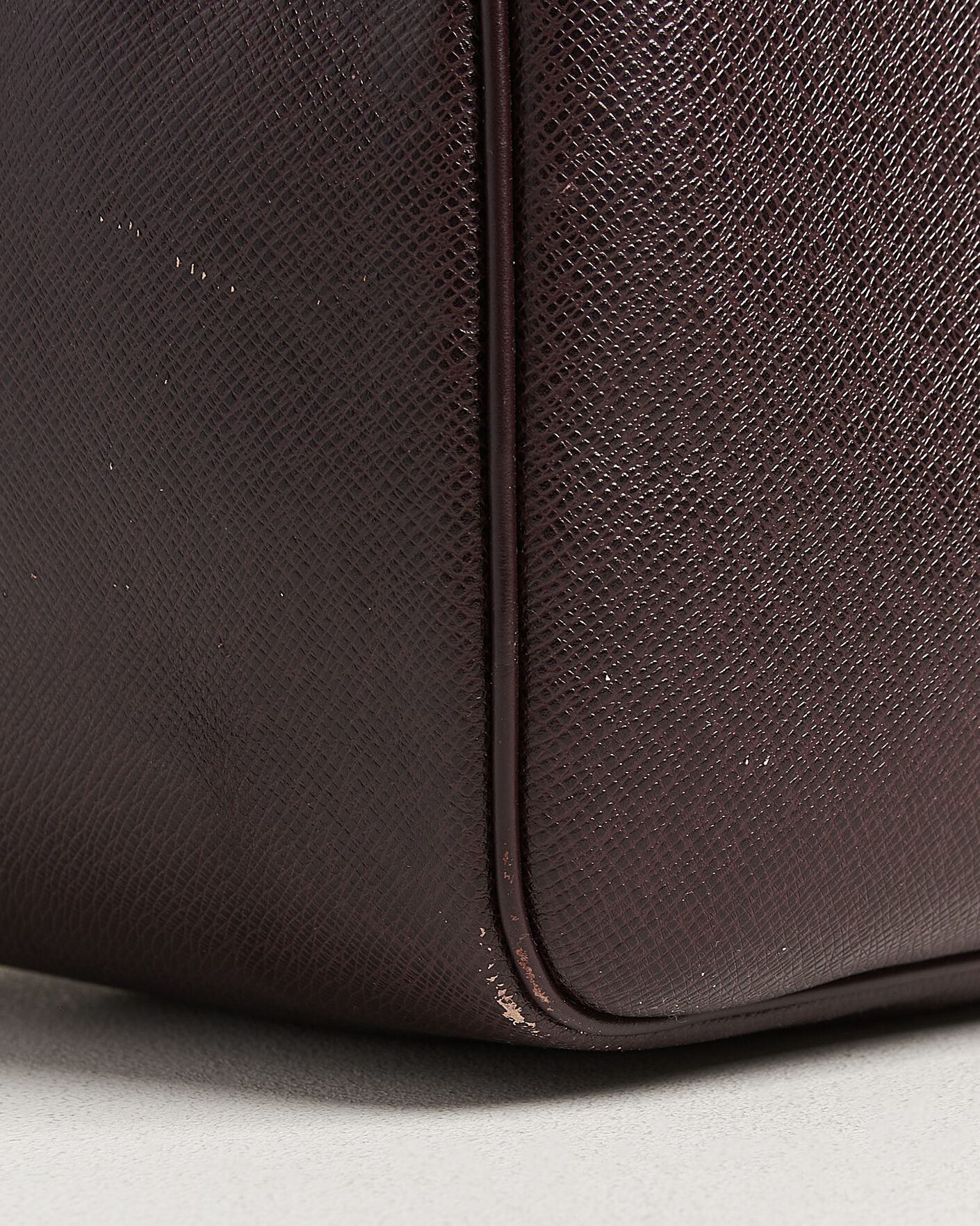 Hombres | Pre-Owned & Vintage Bags | Louis Vuitton Pre-Owned | Taiga Kendall Weekend Bag PM Burgundy