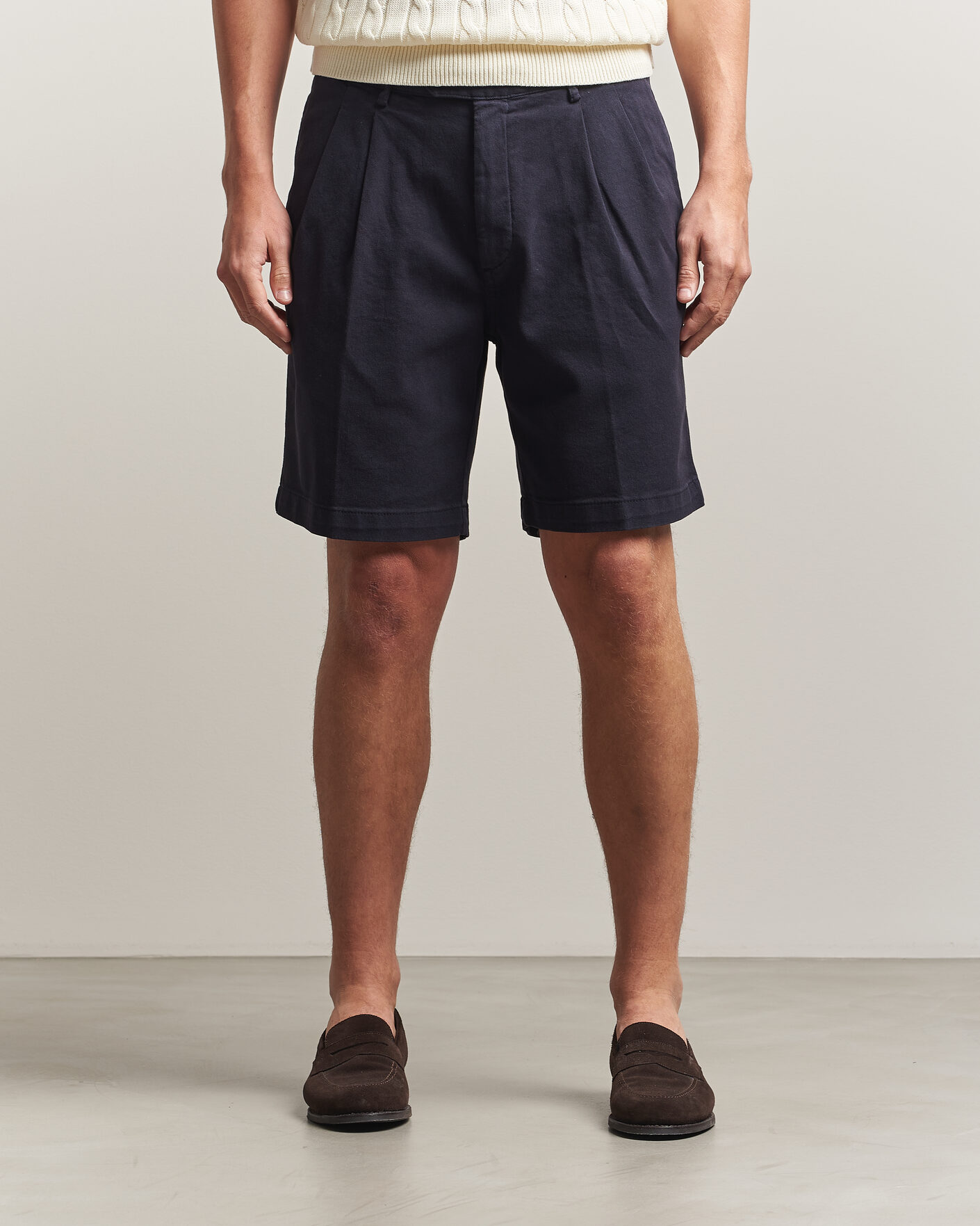 Hombres | Pantalones cortos | Oscar Jacobson | Tanker Pleat Shorts Navy
