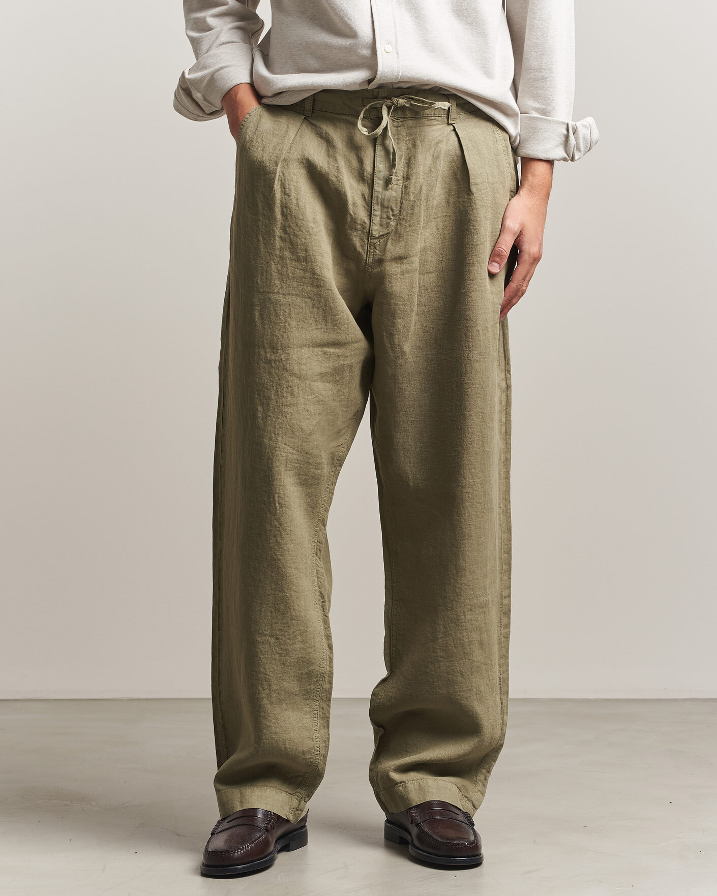 Hombres | Pantalones | Polo Ralph Lauren | Easy Fit Pleated Trousers Sage Green
