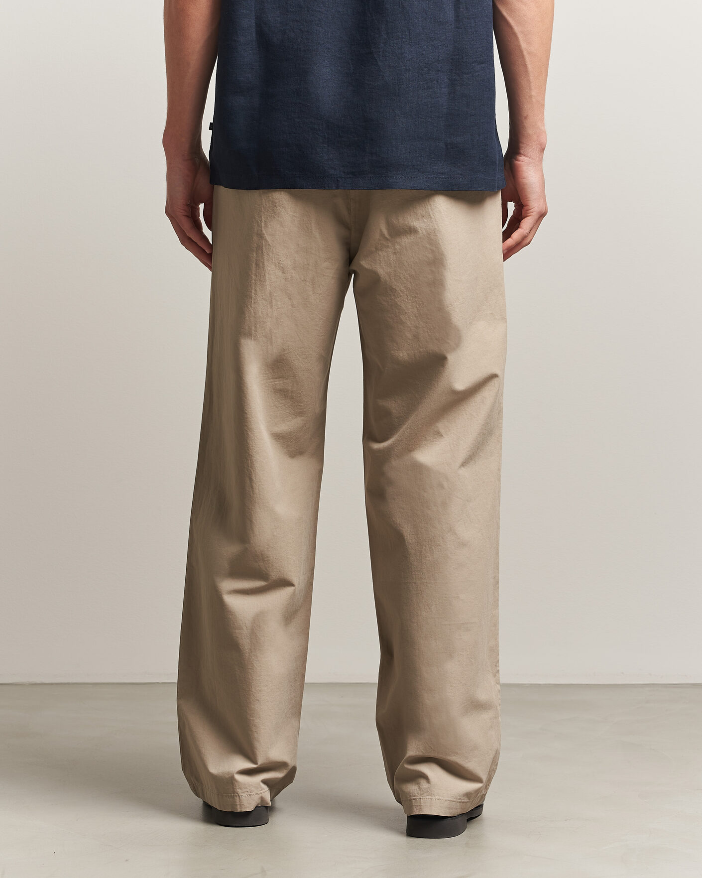 Hombres | Pantalones | Samsøe Samsøe | Valentin Cotton/Linen Pleated Trousers Aluminum