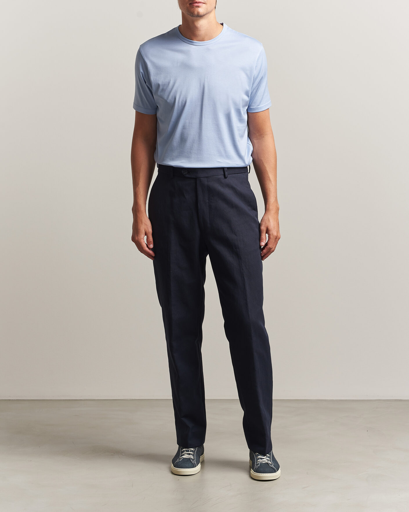 Hombres | Camisetas | Sunspel | Crew Neck Q82 Cotton T-Shirt Sky Blue