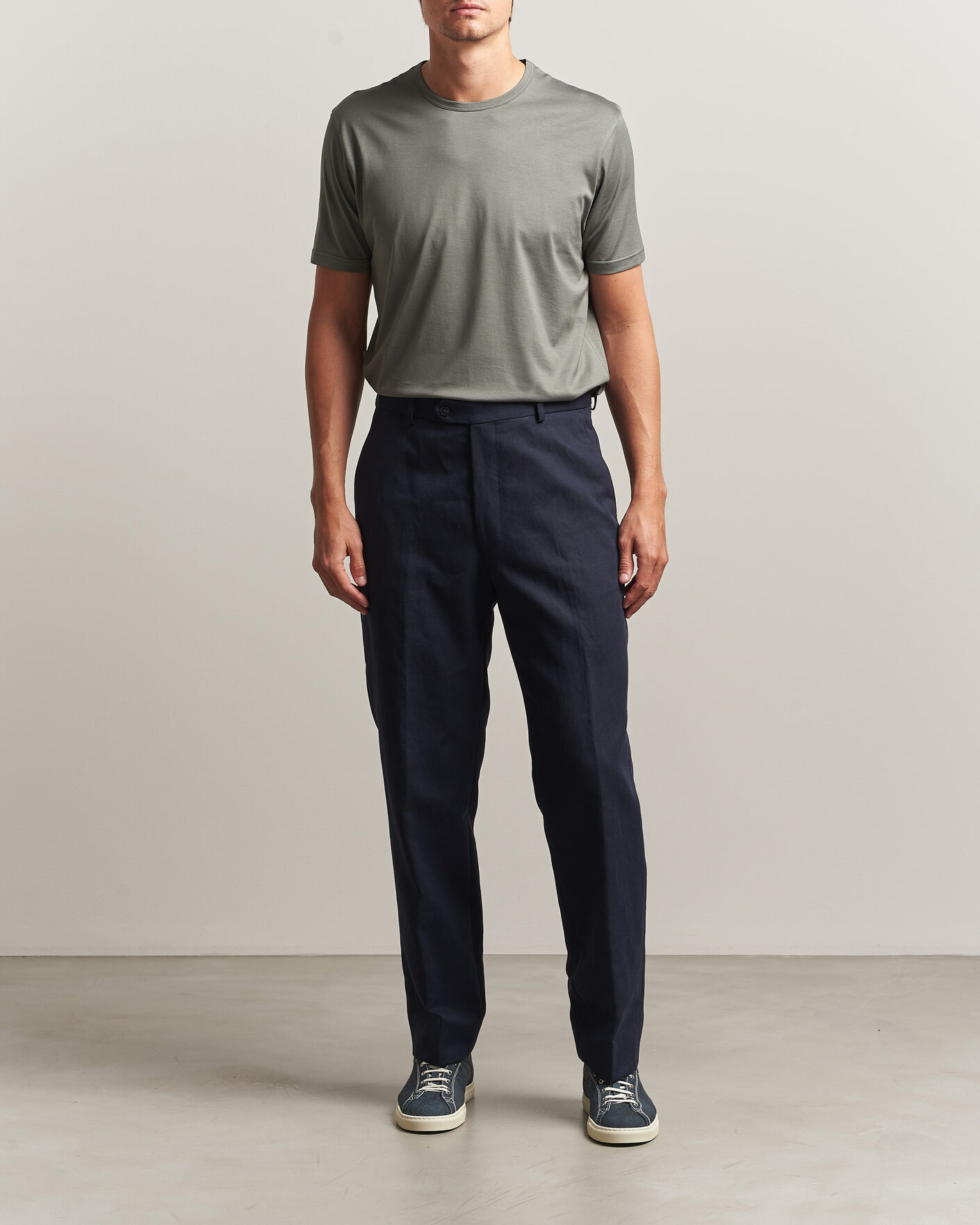 Hombres | Camisetas | Sunspel | Crew Neck Q82 Cotton T-Shirt Fossil Grey