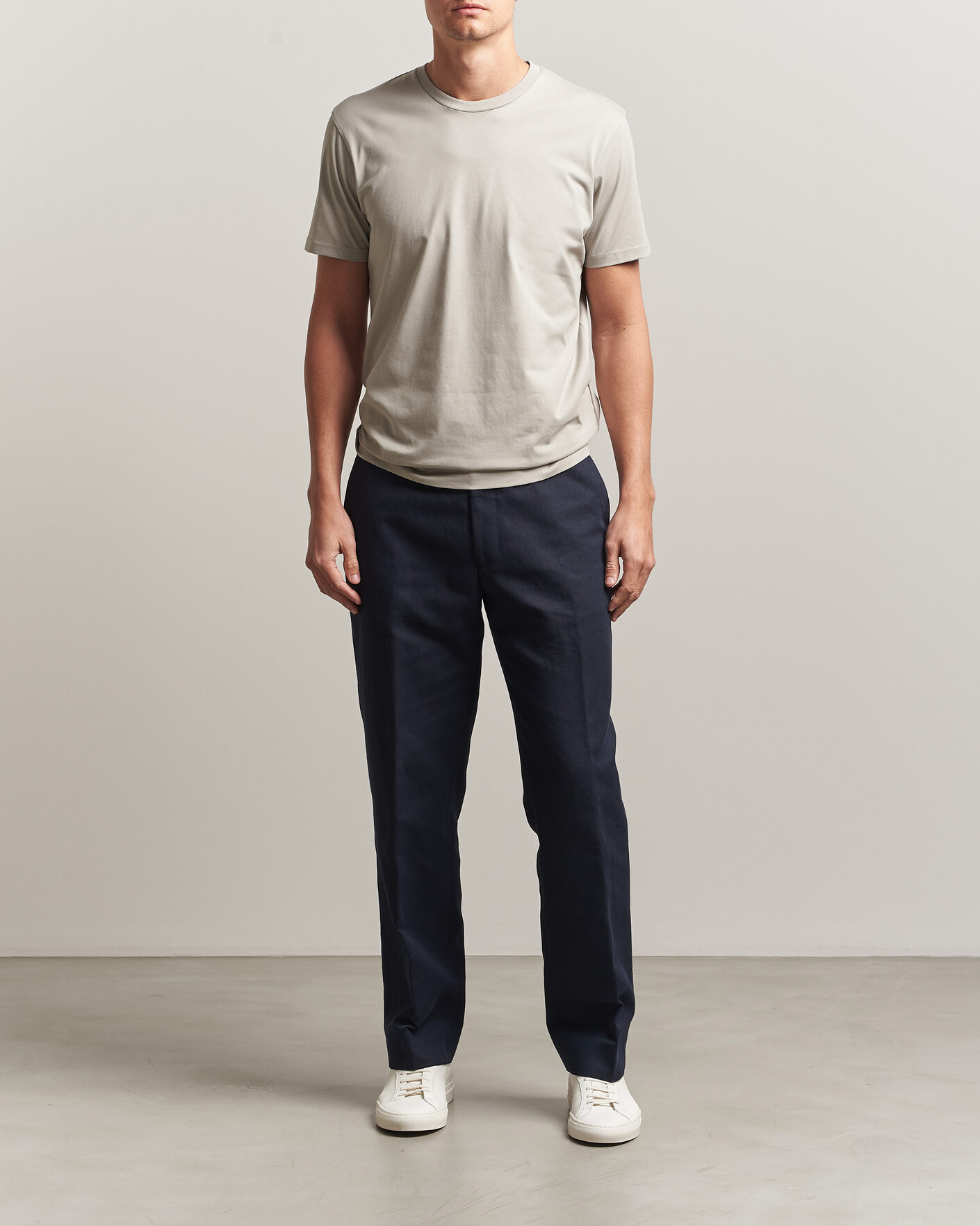 Hombres | Camisetas | Sunspel | Riviera Midweight T-Shirt Ash