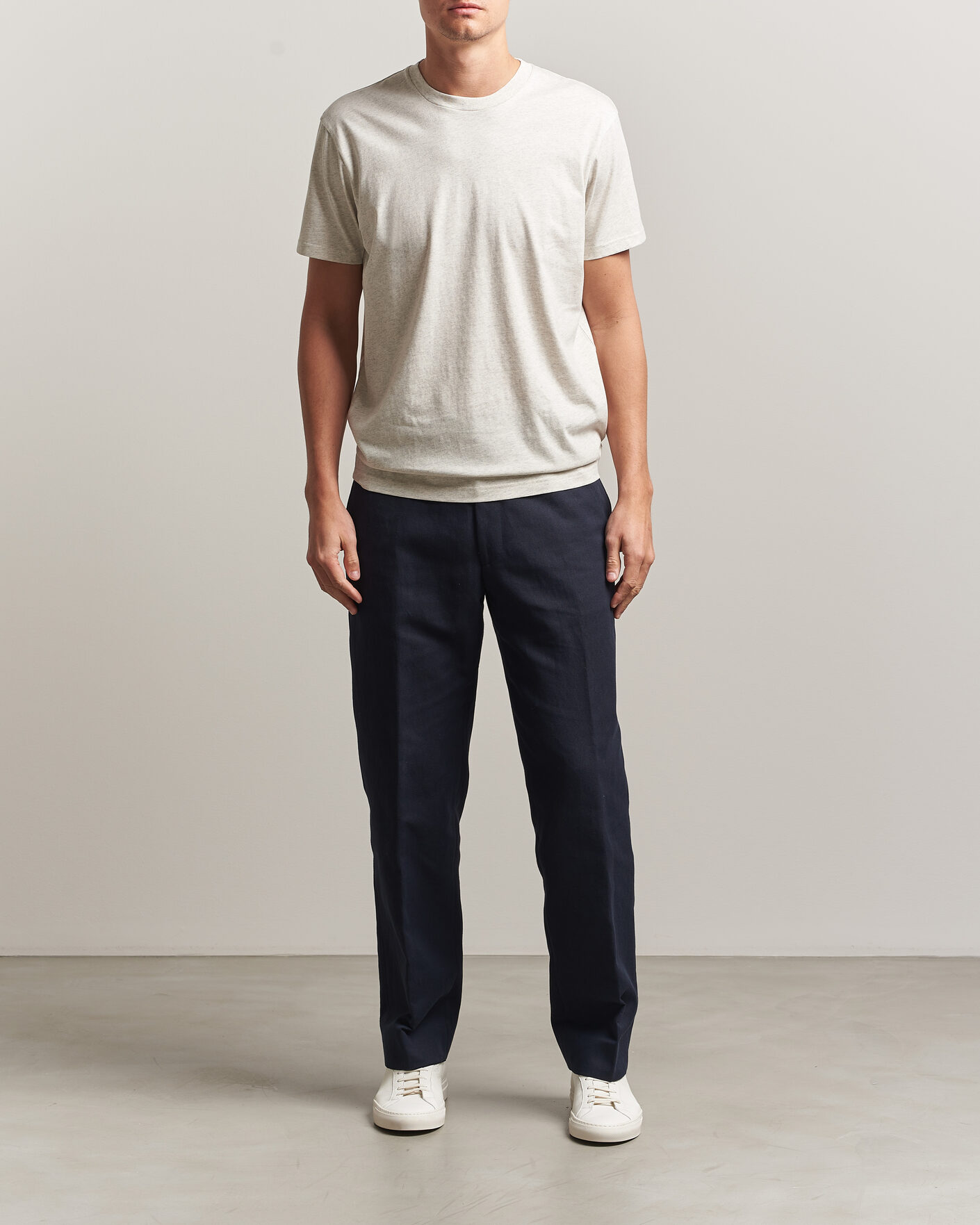 Hombres | Camisetas | Sunspel | Riviera Midweight T-Shirt Archive White