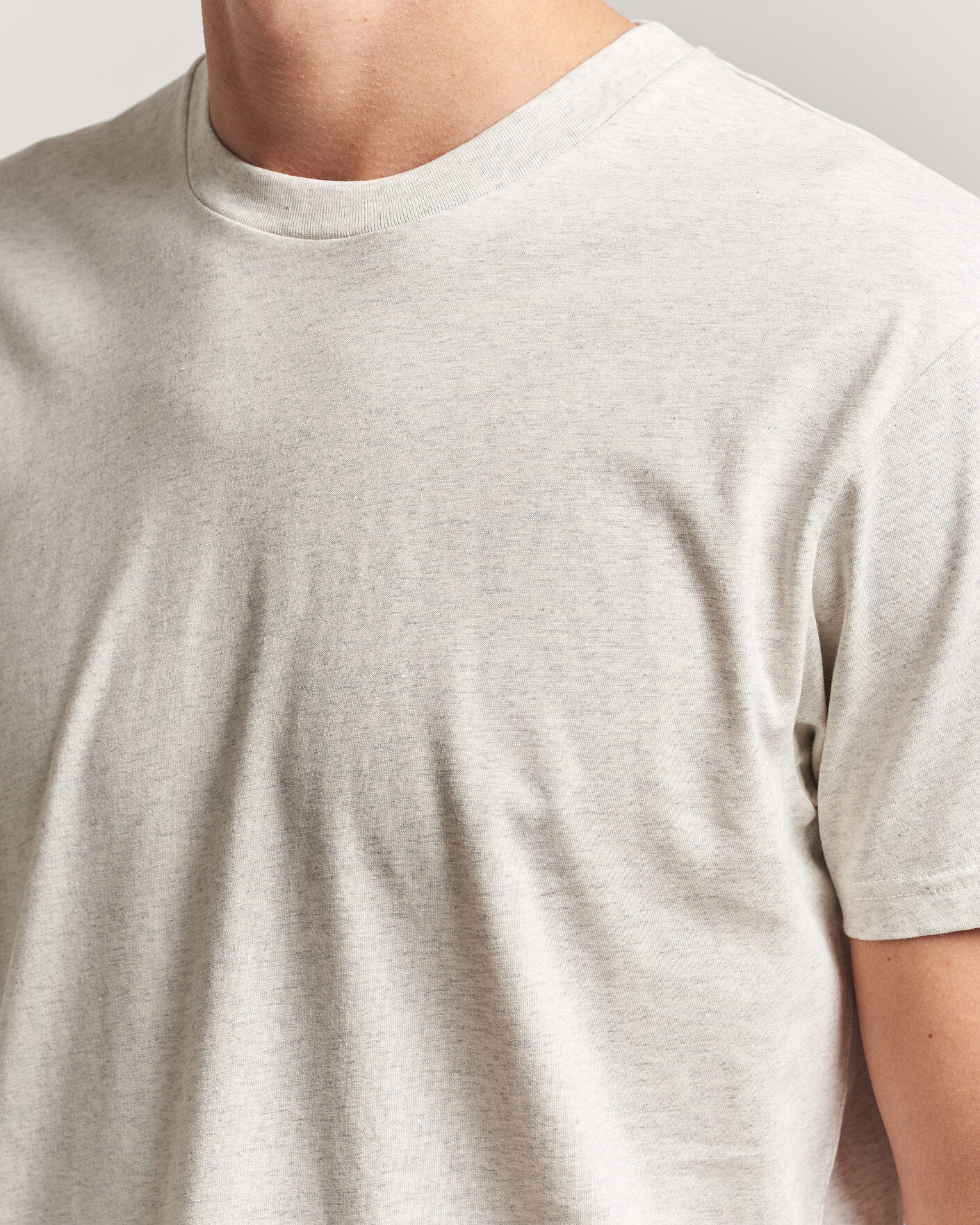 Hombres | Camisetas | Sunspel | Riviera Midweight T-Shirt Archive White