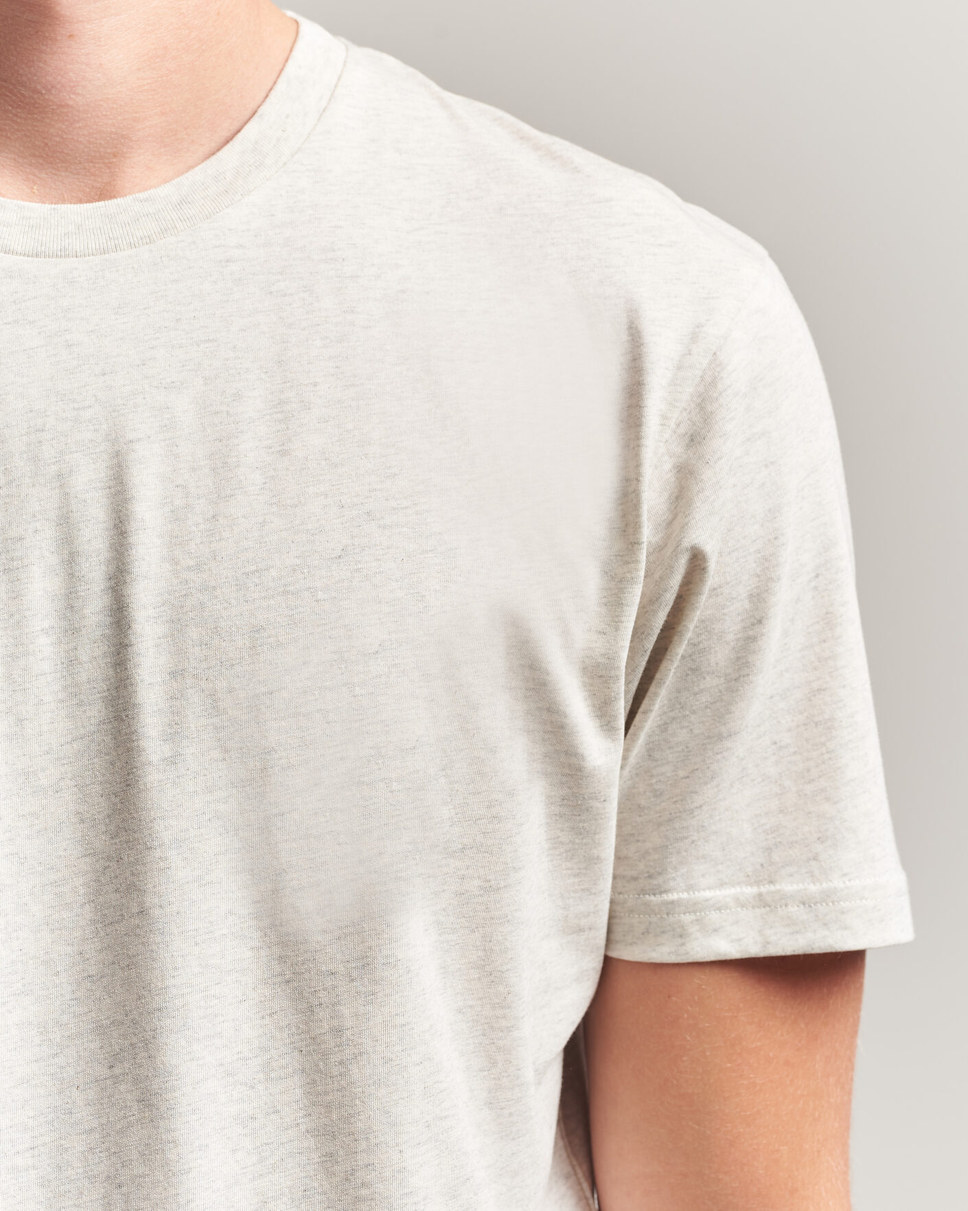 Hombres | Camisetas | Sunspel | Riviera Midweight T-Shirt Archive White