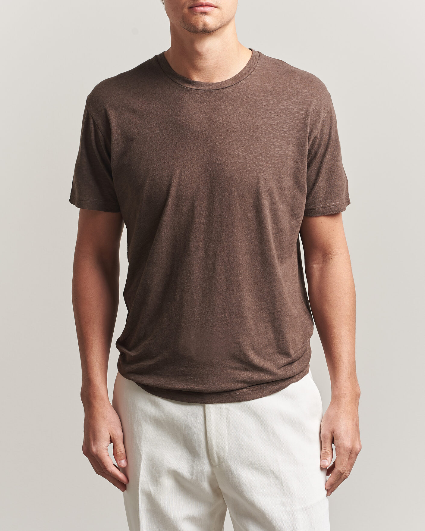 Hombres | Camisetas | Sunspel | Pima Cotton/Linen T-Shirt Dark Walnut