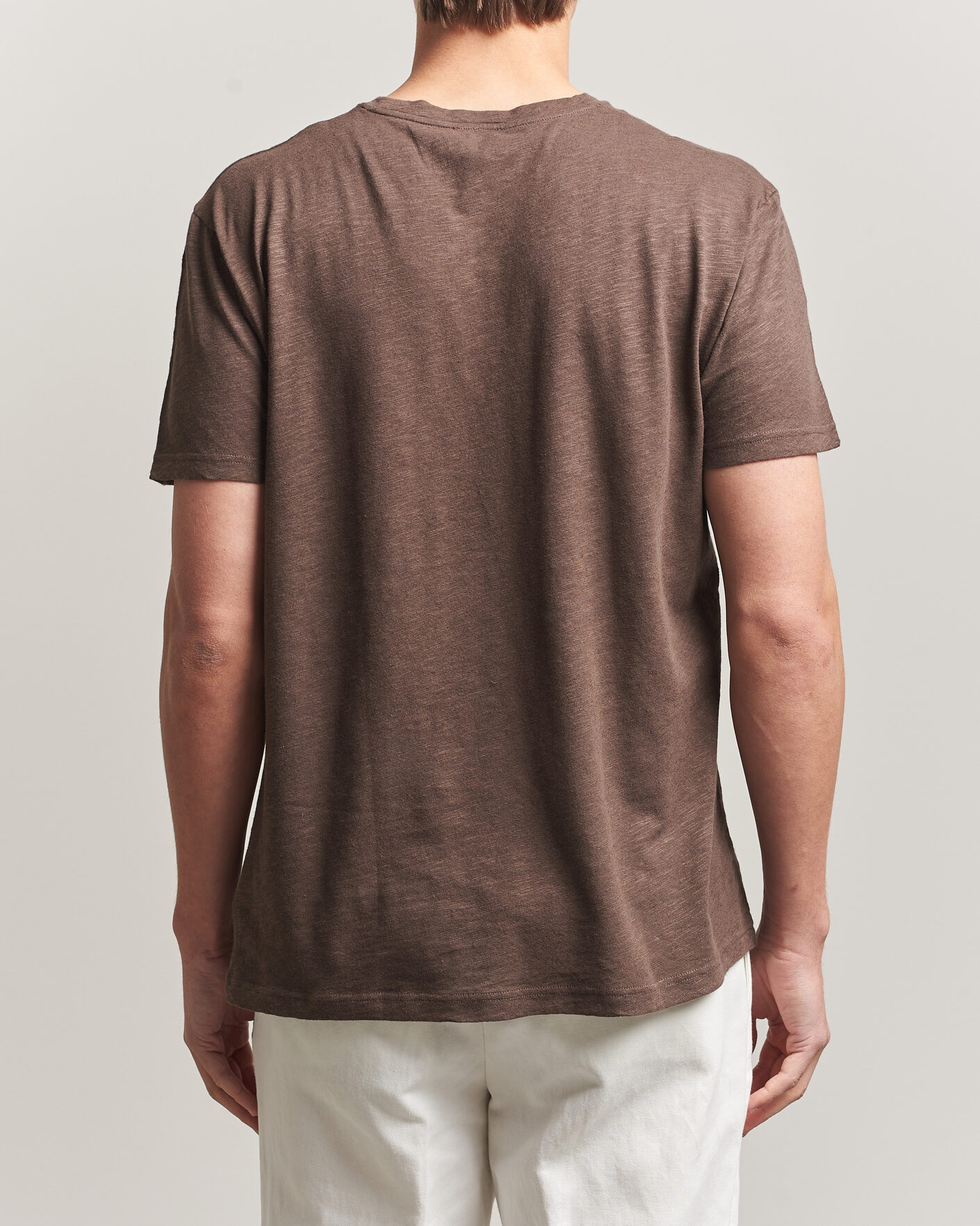 Hombres | Camisetas | Sunspel | Pima Cotton/Linen T-Shirt Dark Walnut