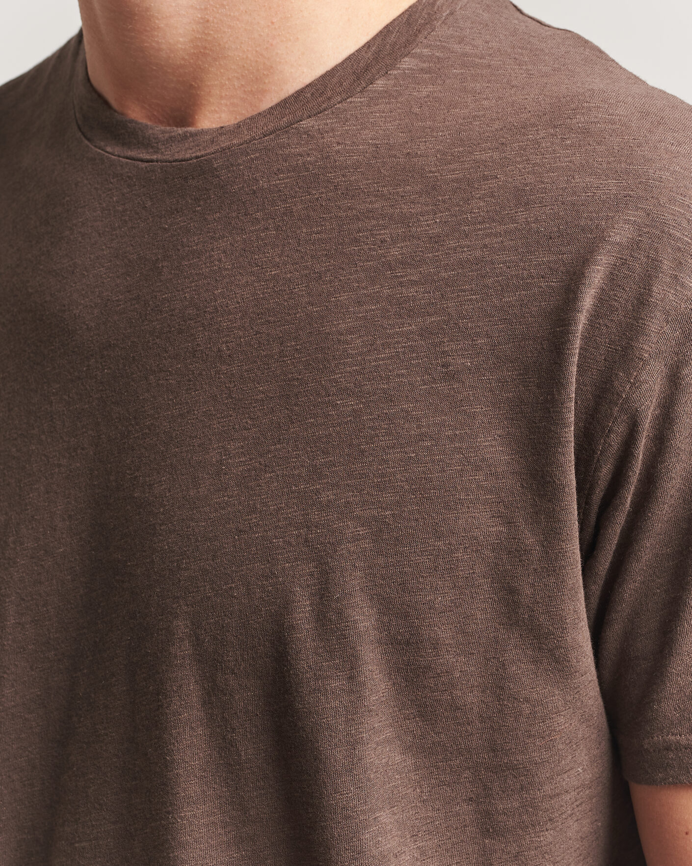 Hombres | Camisetas | Sunspel | Pima Cotton/Linen T-Shirt Dark Walnut