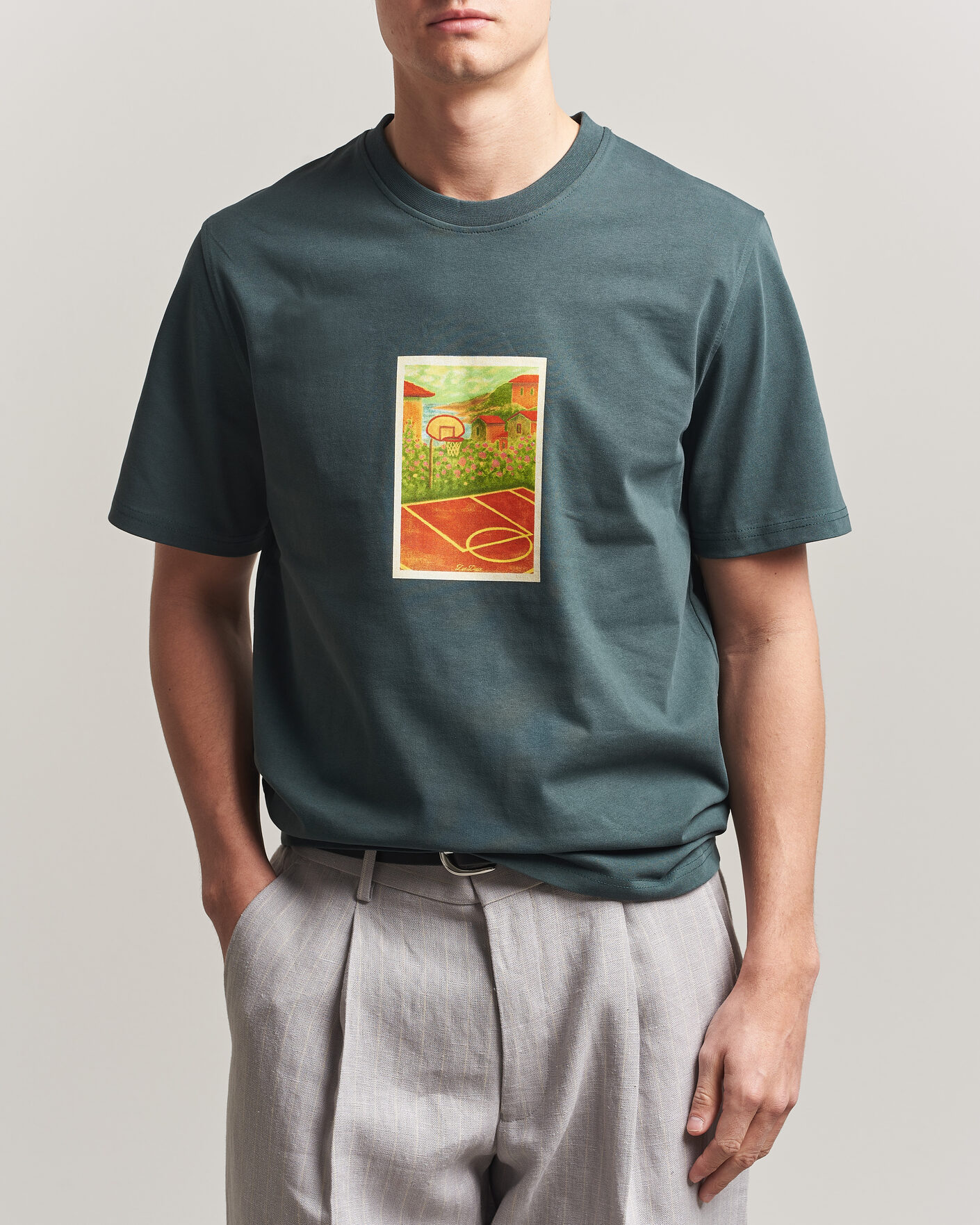 Hombres | Camisetas | LES DEUX | Court Printed T-Shirt Pine Green