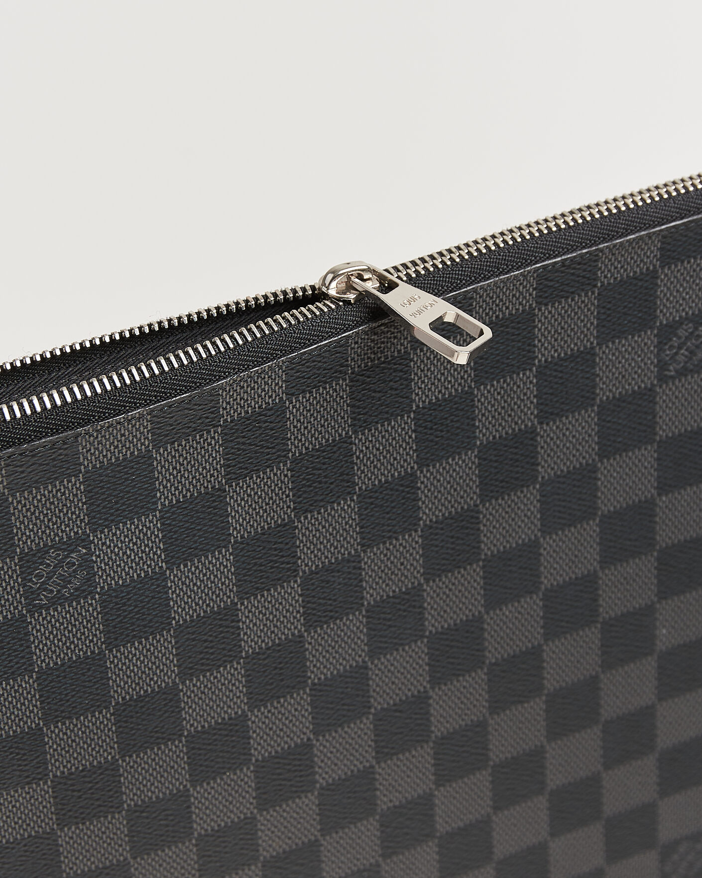 Hombres | Pre-Owned & Vintage Bags | Louis Vuitton Pre-Owned | Pochette Jules Damier Graphite
