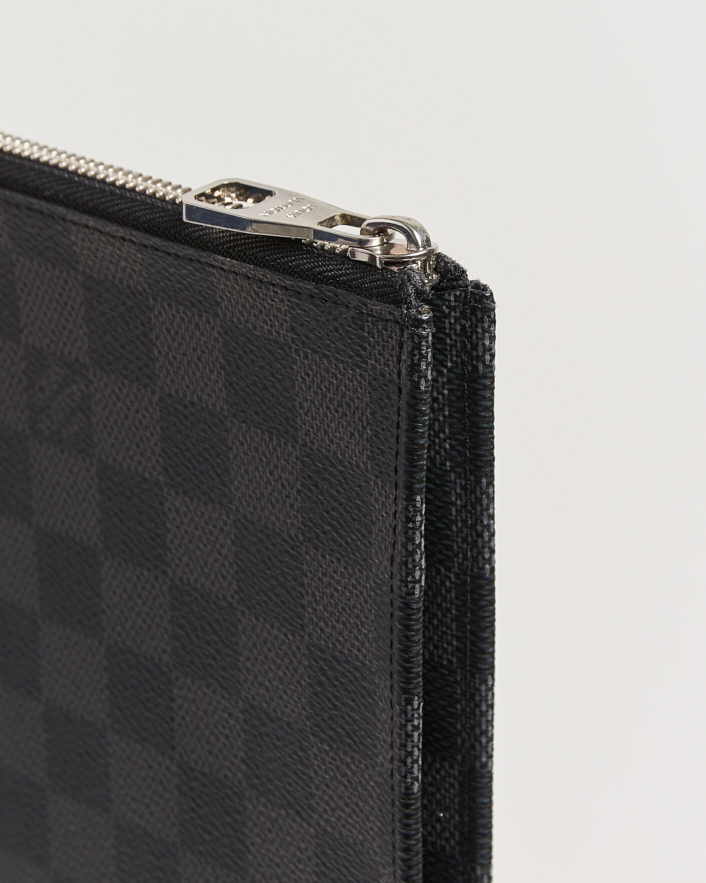 Hombres | Pre-Owned & Vintage Bags | Louis Vuitton Pre-Owned | Pochette Jules Damier Graphite