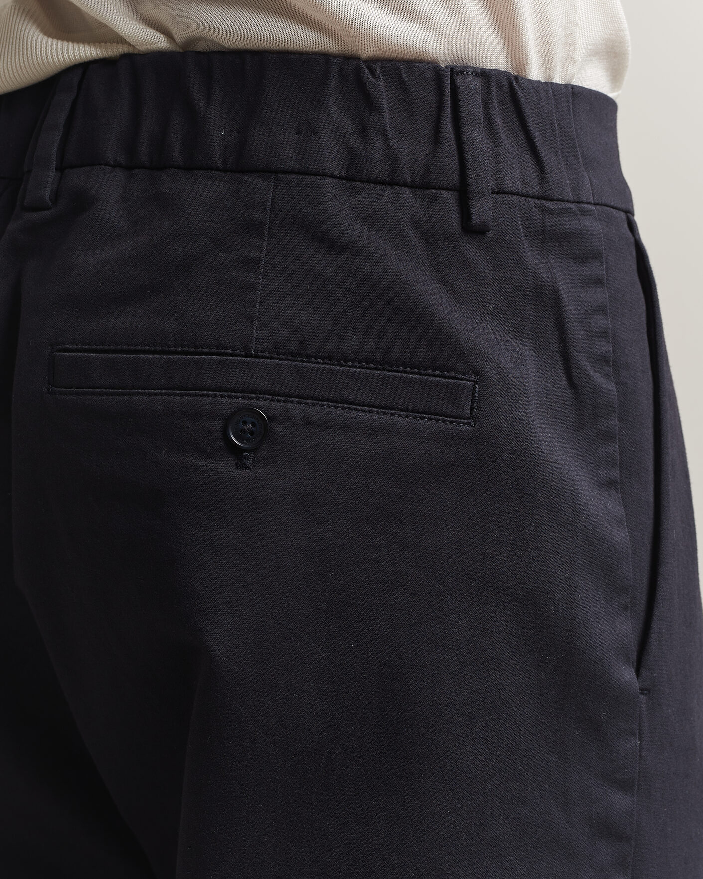 Hombres | Pantalones | NN07 | Kay Relaxed Fit Pleated Cotton Trousers Navy Blue