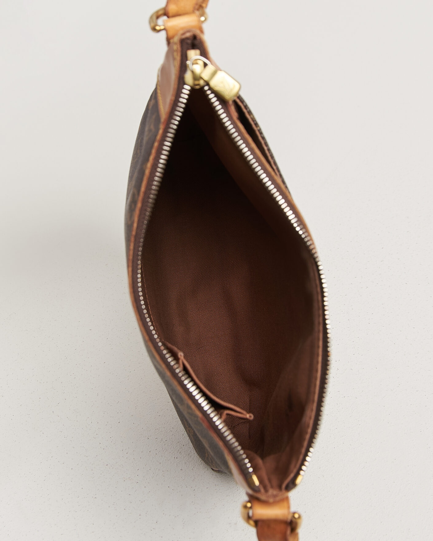 Hombres | Pre-Owned & Vintage Bags | Louis Vuitton Pre-Owned | Odeon PM Bag Monogram