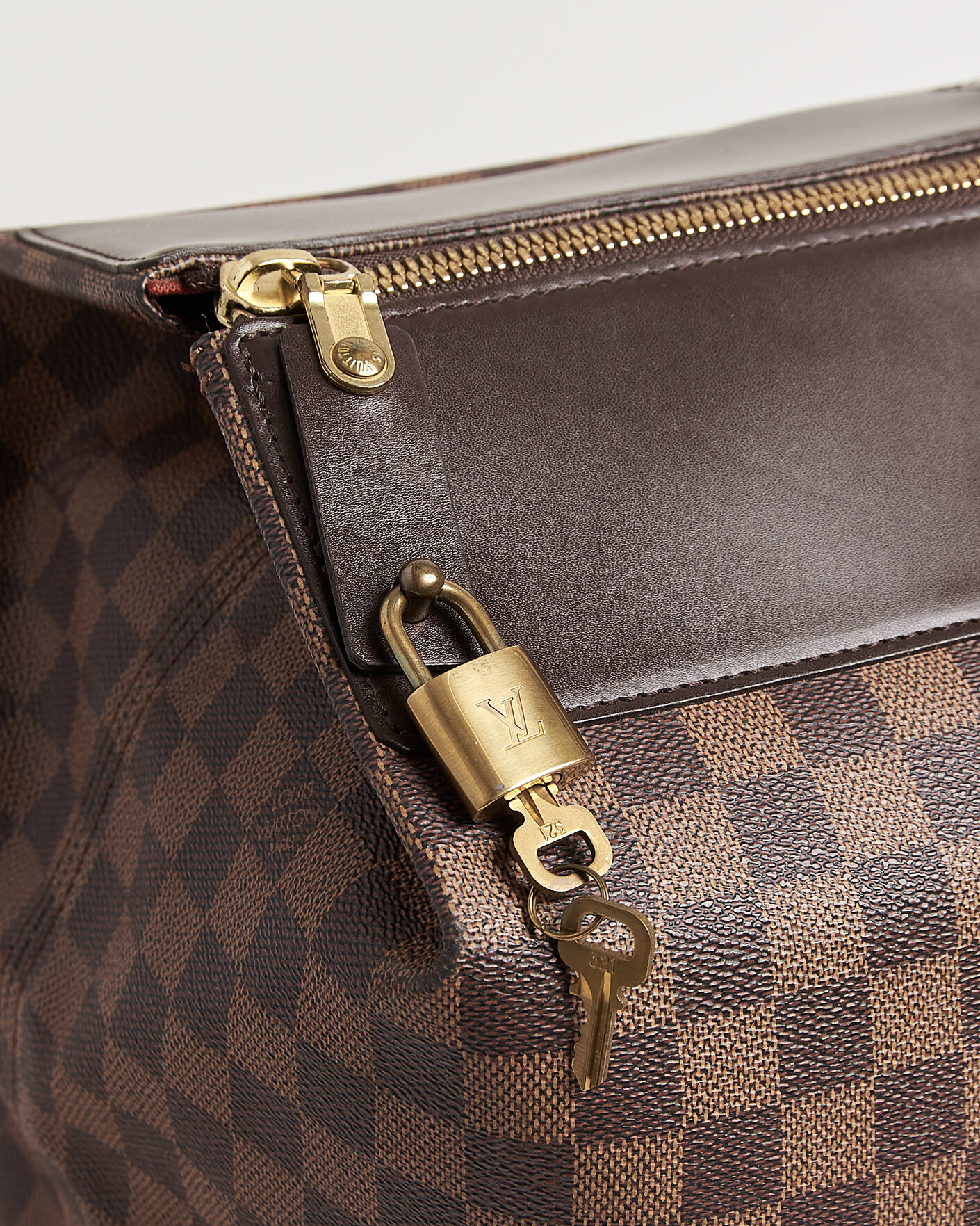 Hombres | Pre-Owned & Vintage Bags | Louis Vuitton Pre-Owned | Greenwich GM Travel Bag Damier Ebene