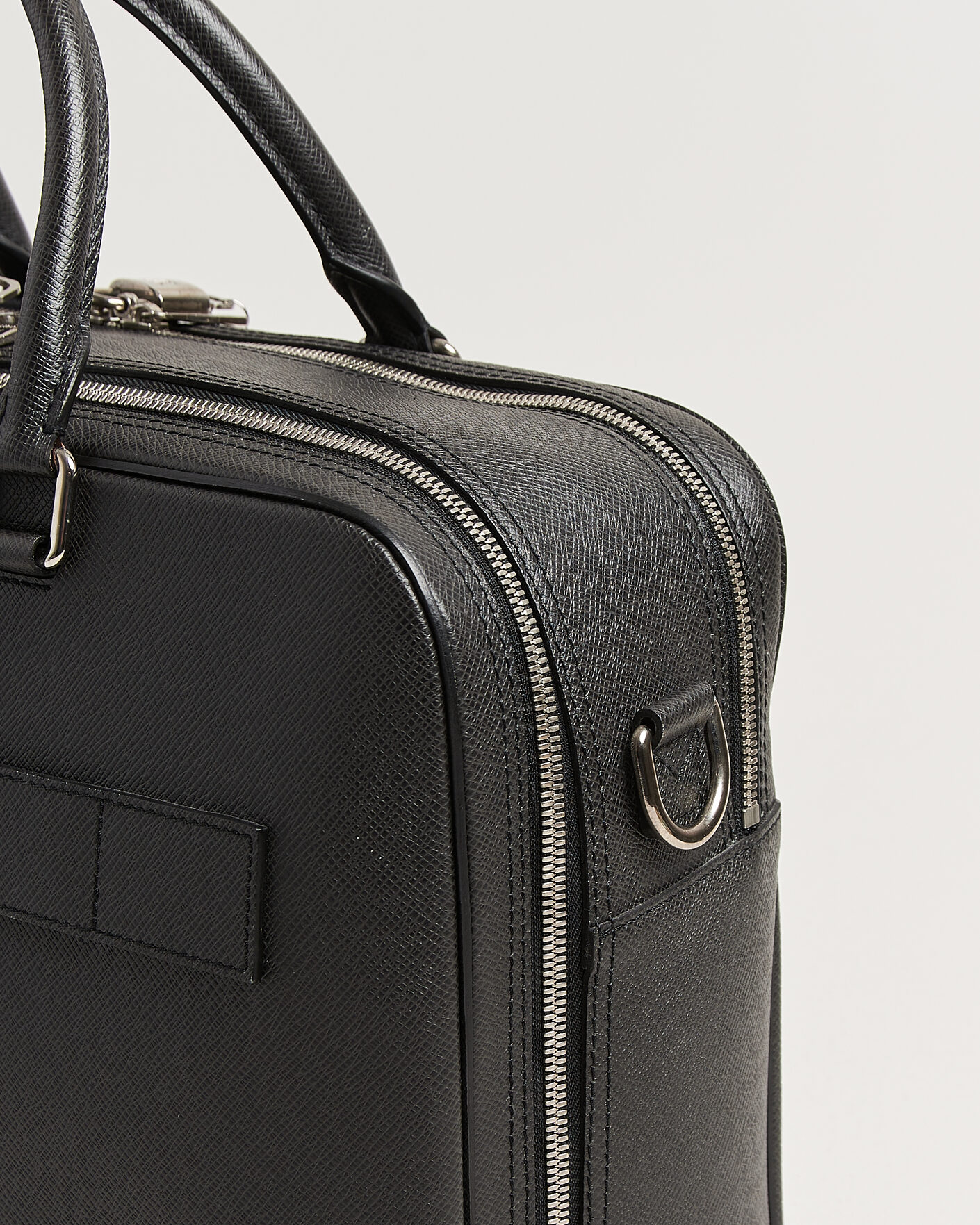 Hombres | Pre-Owned & Vintage Bags | Louis Vuitton Pre-Owned | Overnight Bag Taiga Leather Black