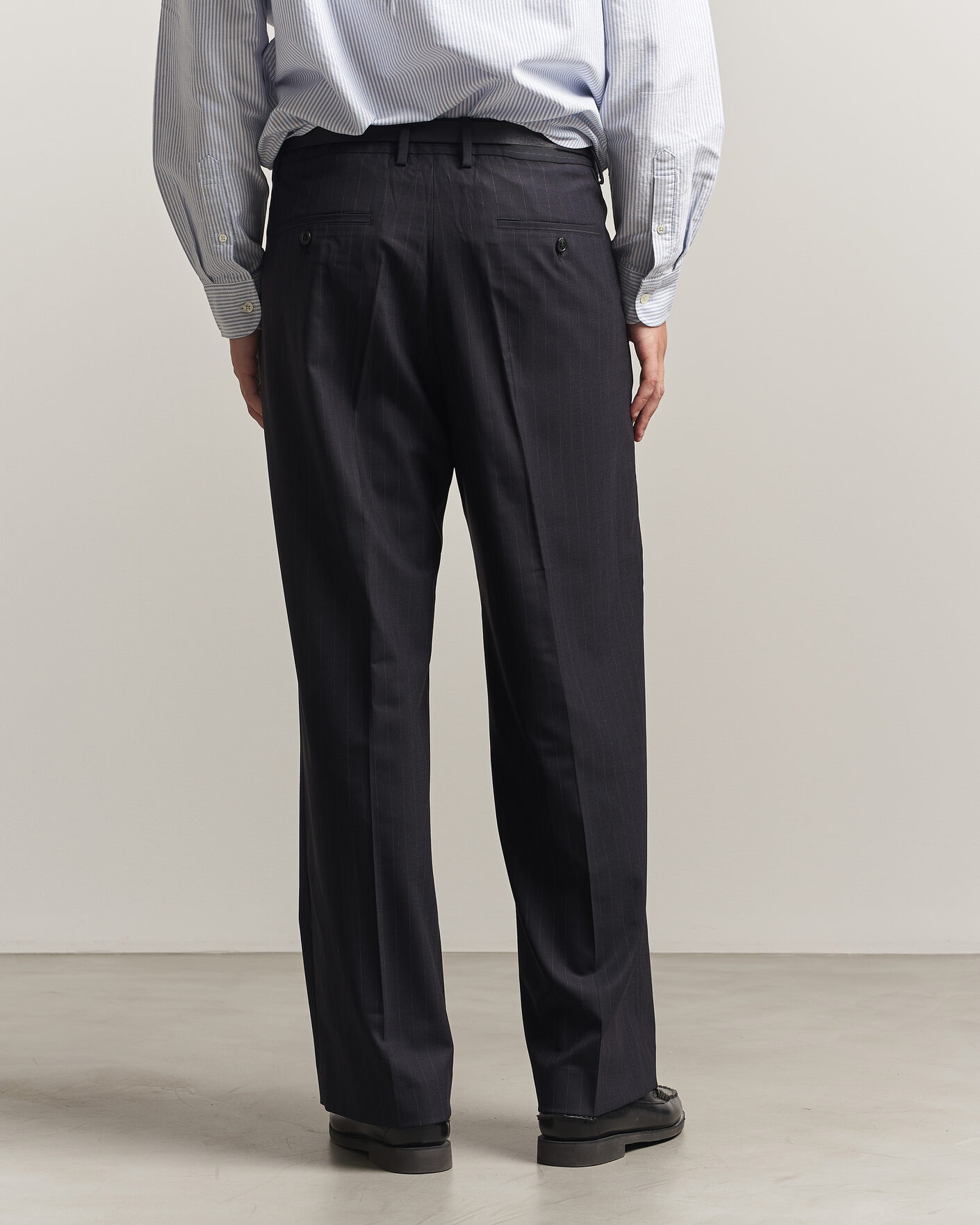 Hombres | Pantalones | NN07 | Kay Pinstriped Pleated Trousers Navy Blue