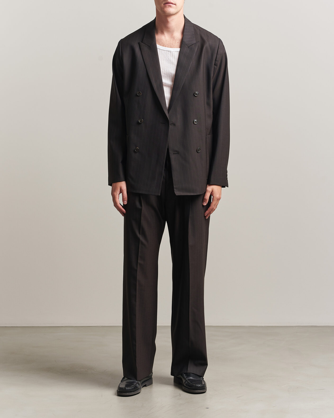 Hombres | Pantalones | NN07 | Kay Pinstriped Pleated Trousers Dark Brown